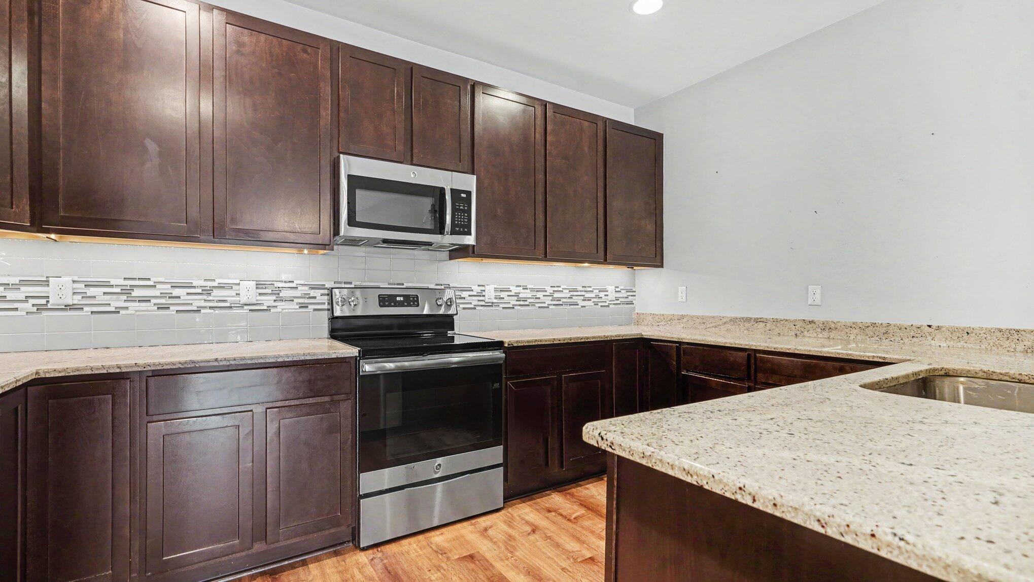 5527 Arbor Chase Drive Property Photo 10