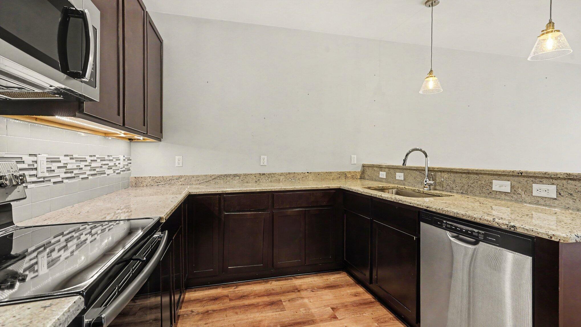 5527 Arbor Chase Drive Property Photo 12