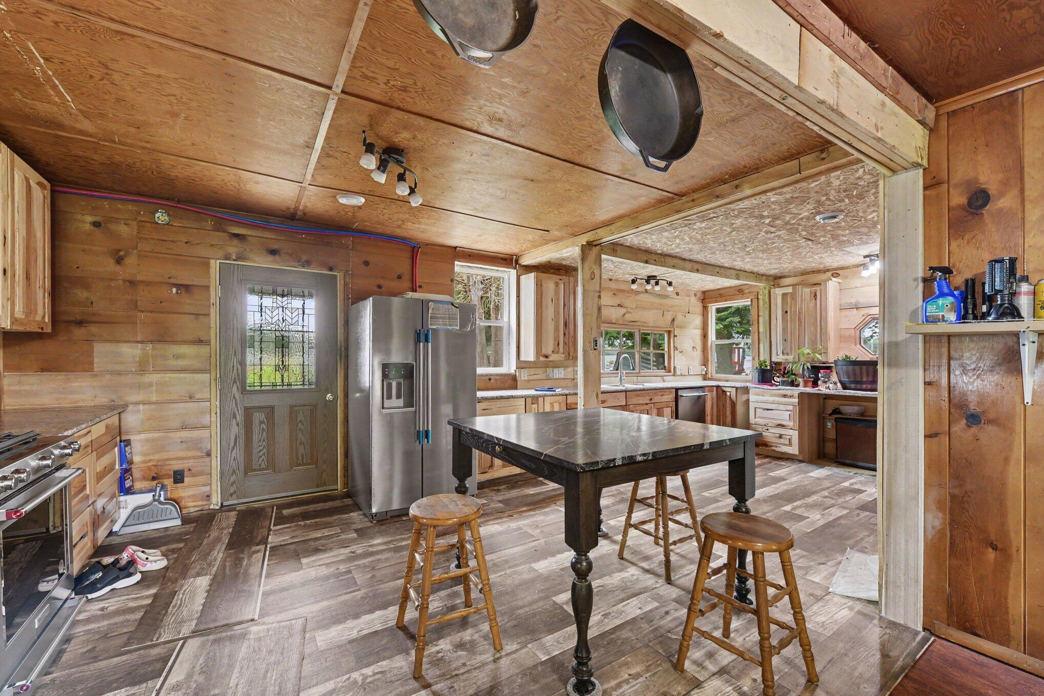 12599 Potter Road Property Photo 5