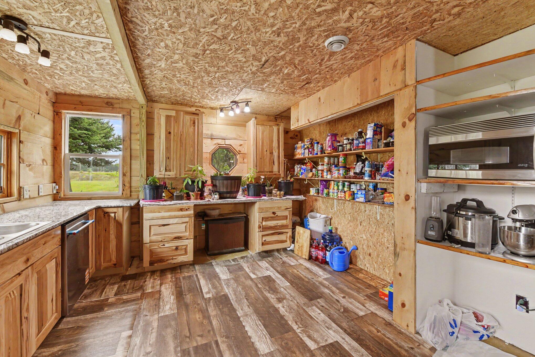 12599 Potter Road Property Photo 7