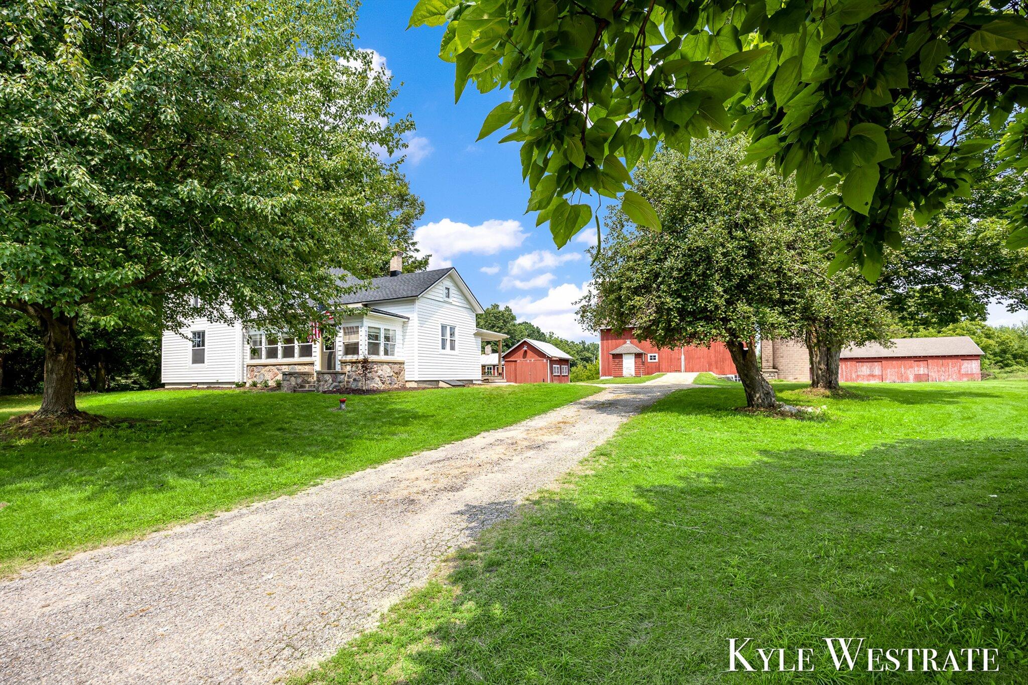 6411 11 Mile Road Ne Property Photo 4