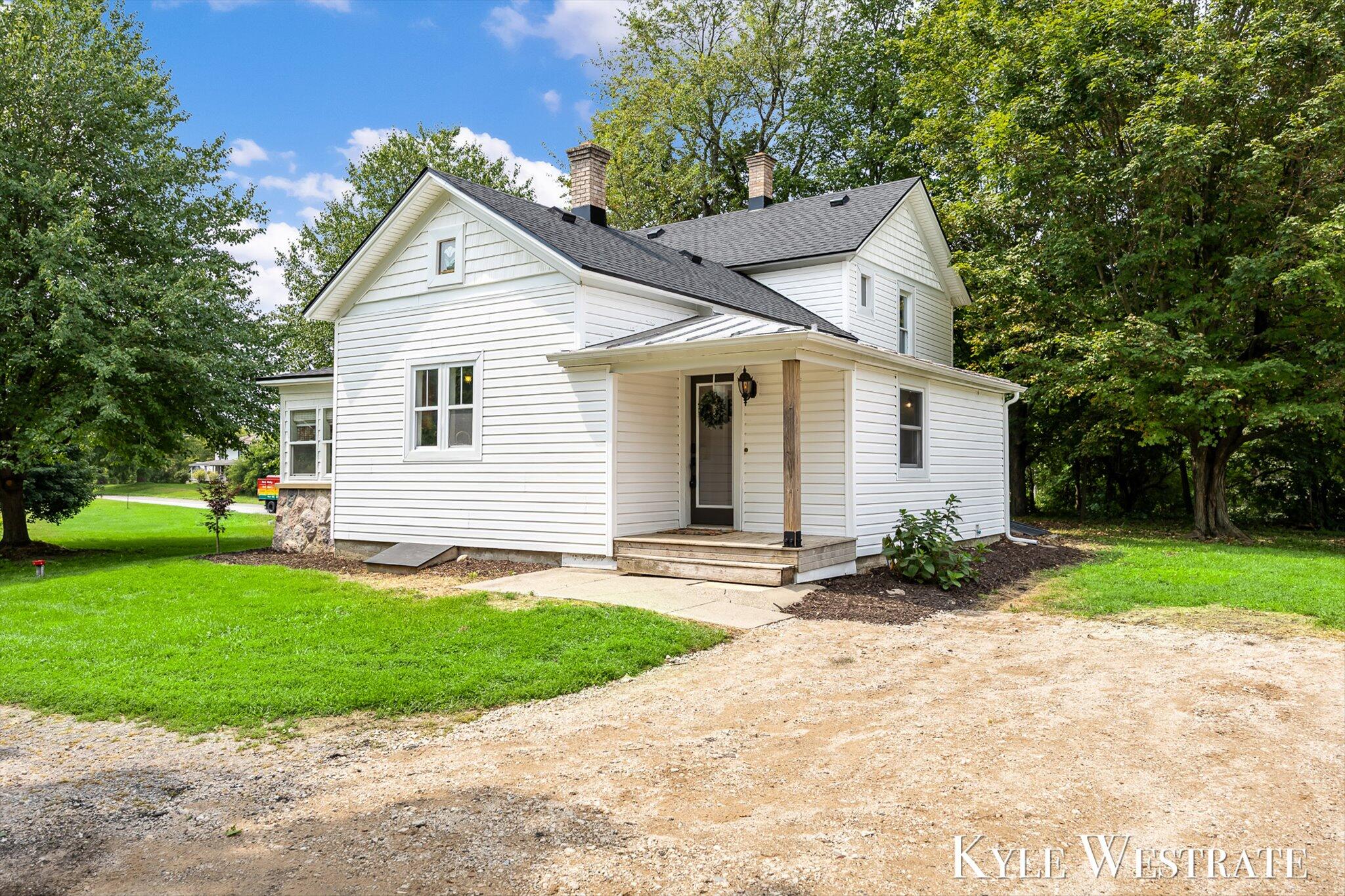 6411 11 Mile Road Ne Property Photo 5