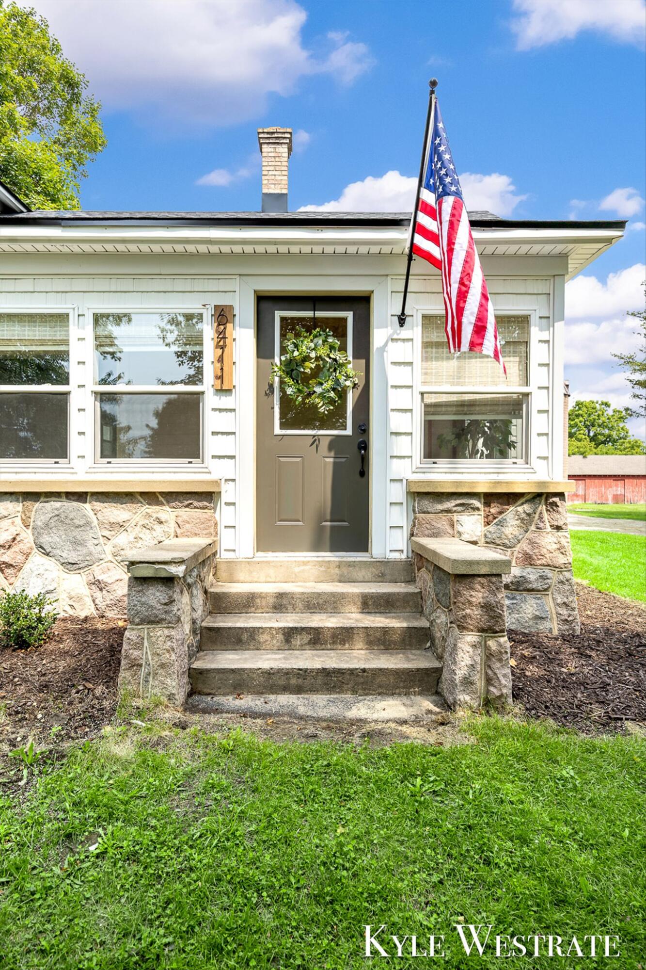 6411 11 Mile Road Ne Property Photo 6