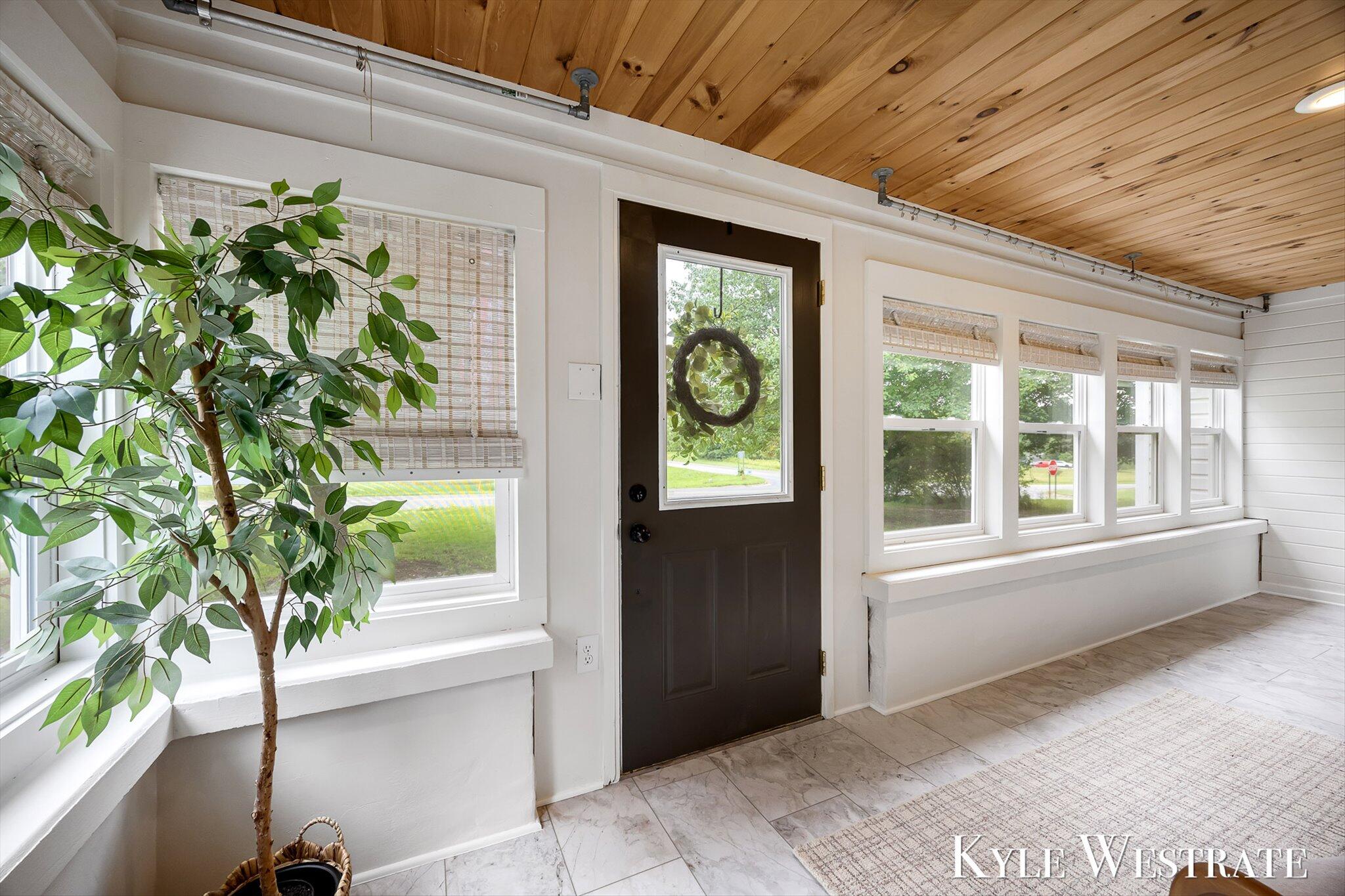 6411 11 Mile Road Ne Property Photo 7