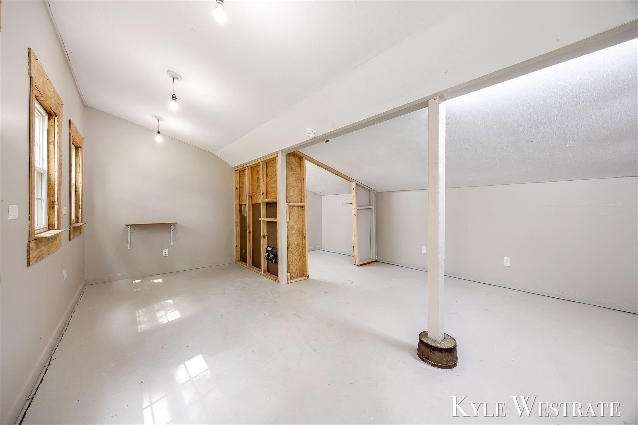 6411 11 Mile Road Ne Property Photo 41