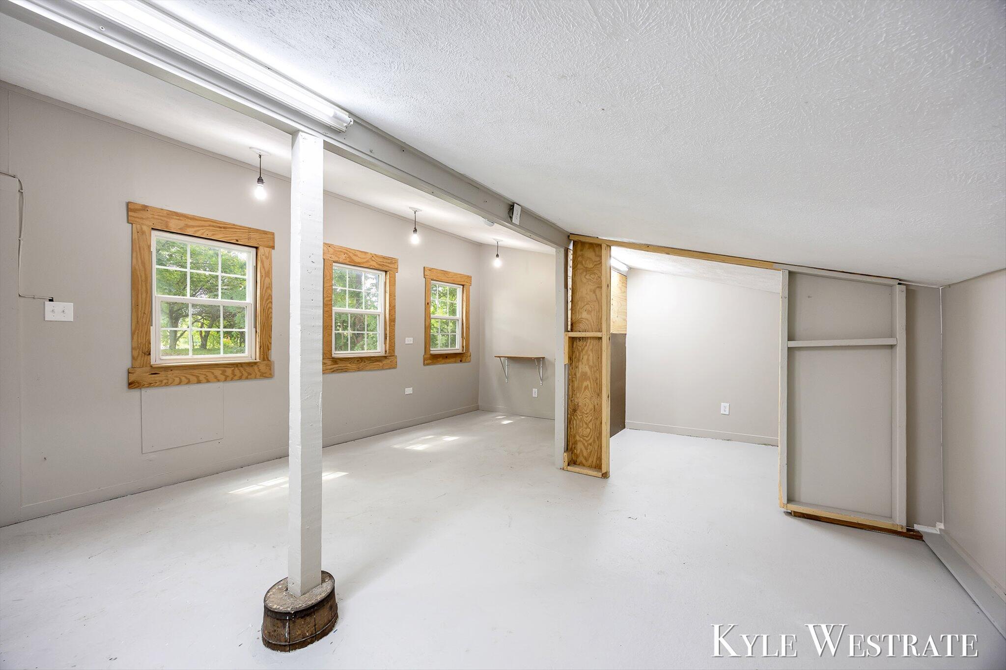6411 11 Mile Road Ne Property Photo 43