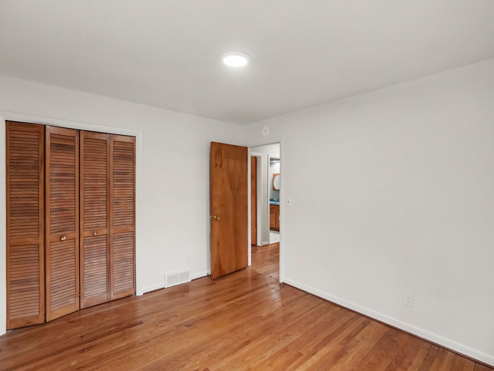 2004 Suffolk Avenue Property Photo 11