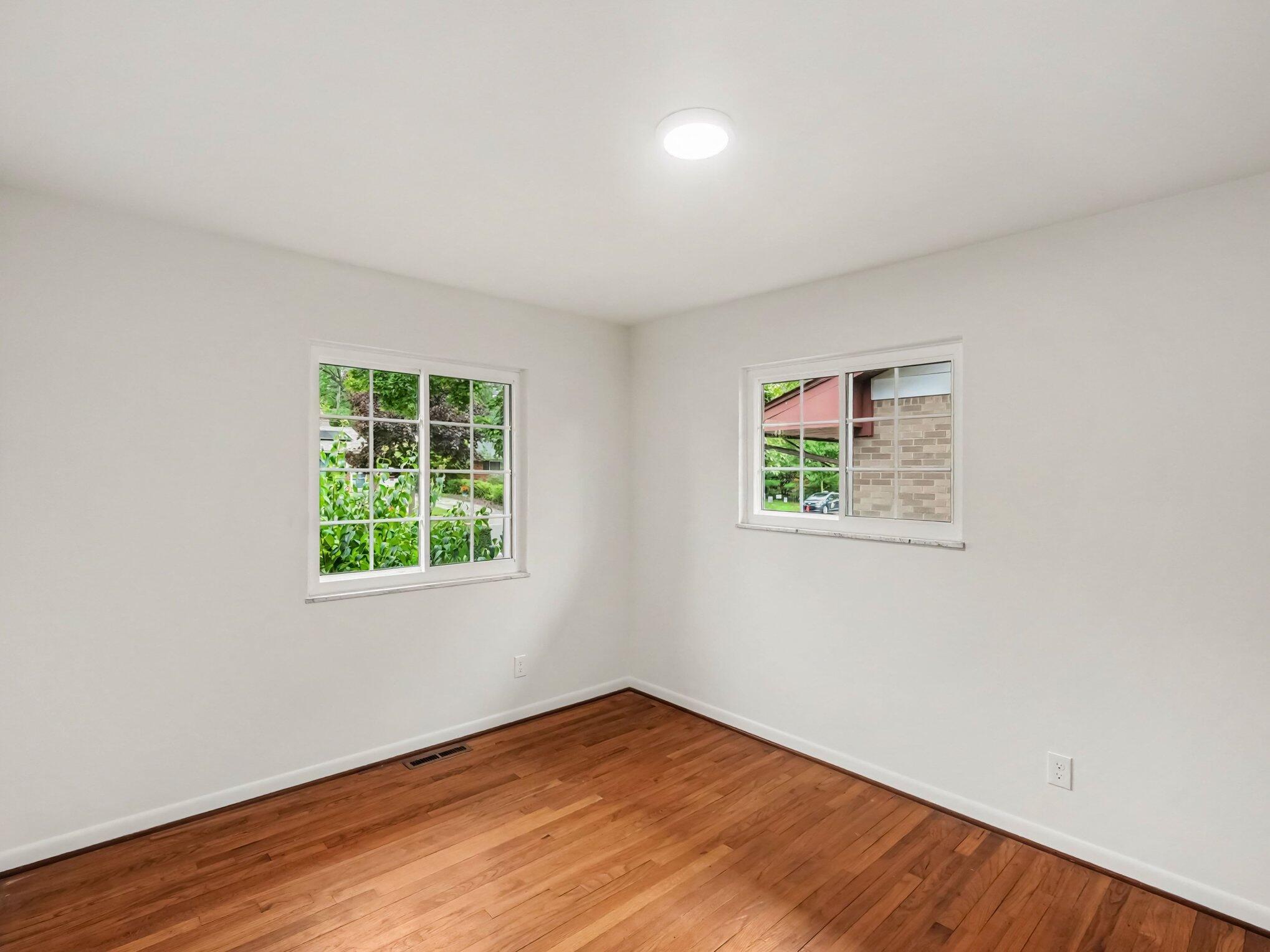 2004 Suffolk Avenue Property Photo 12