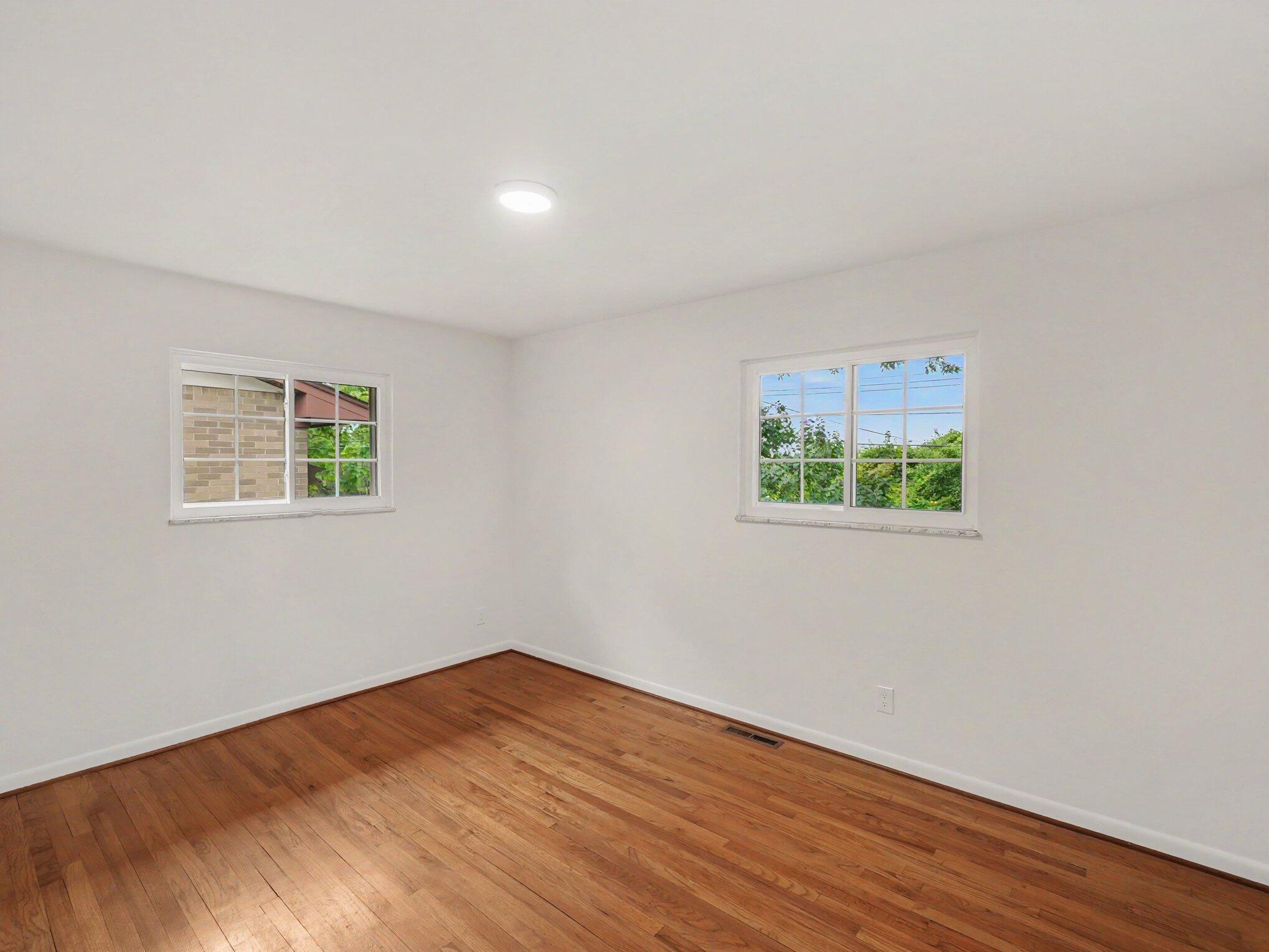 2004 Suffolk Avenue Property Photo 14
