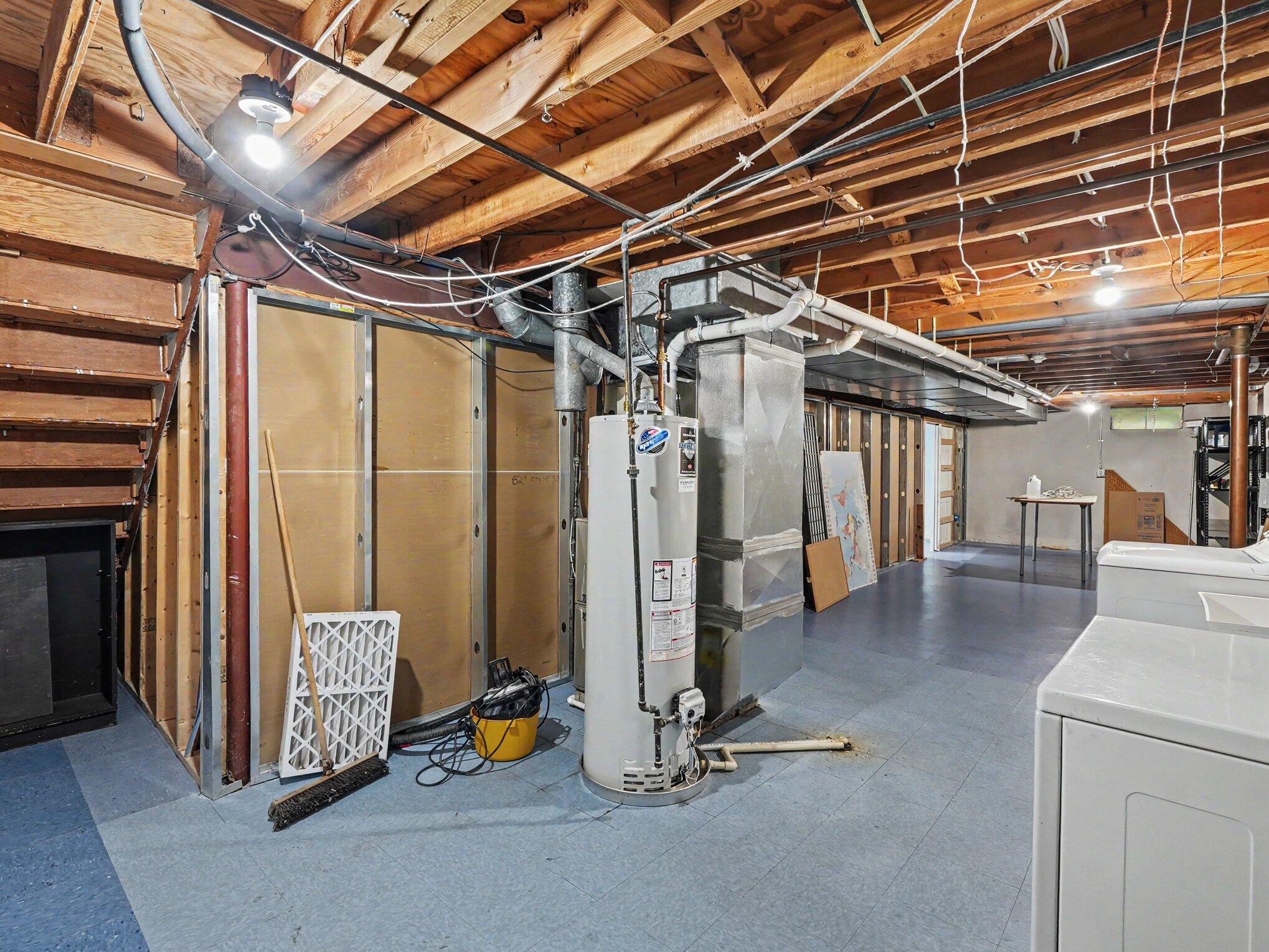 2004 Suffolk Avenue Property Photo 19