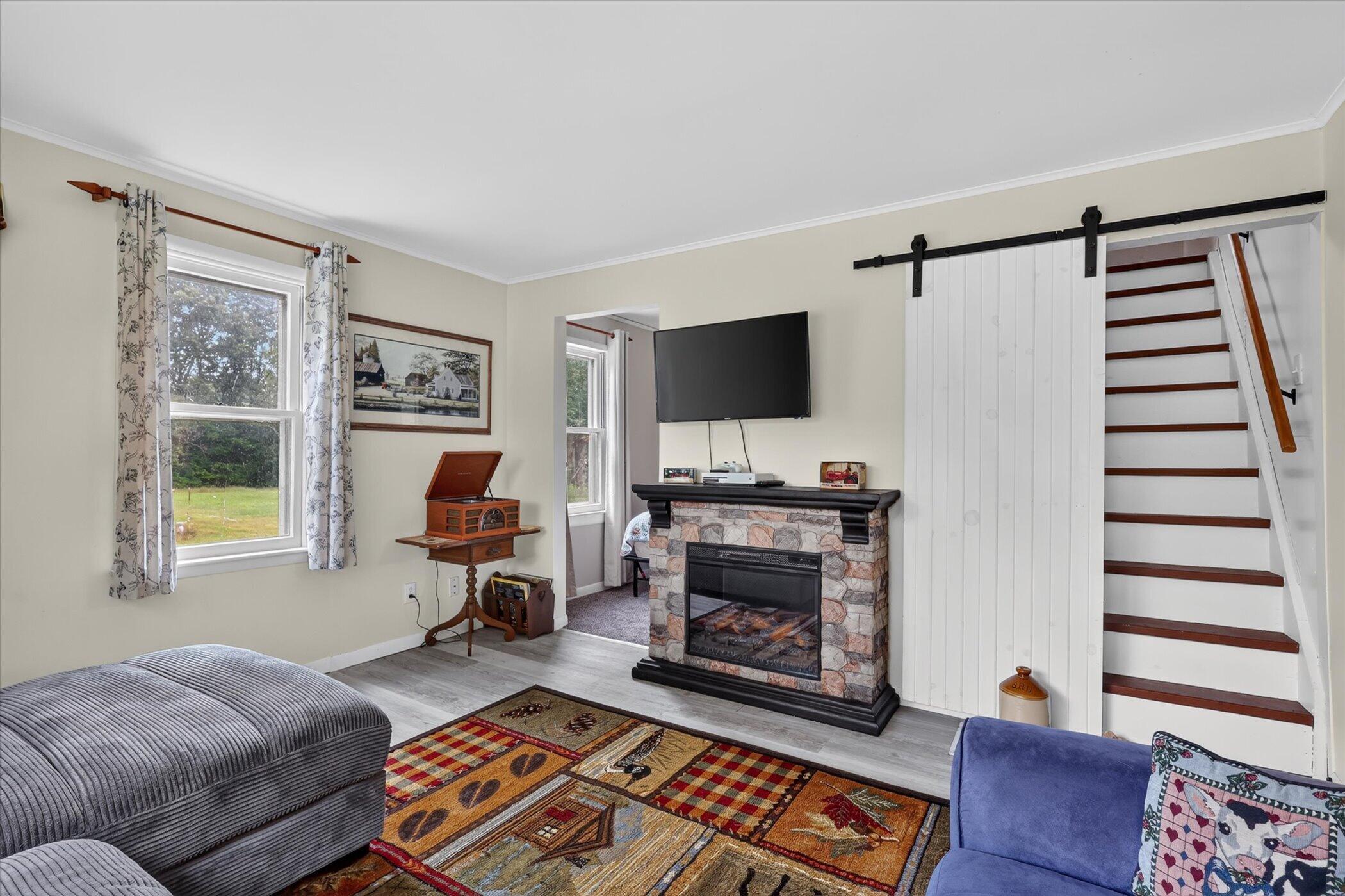 8601 Almena Drive Property Photo 16