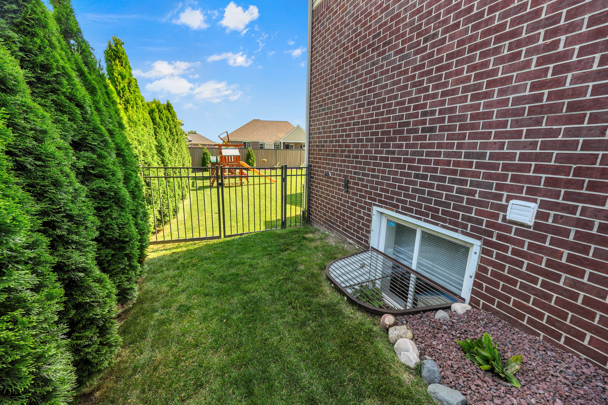 26574 Bronx Drive Property Photo 6