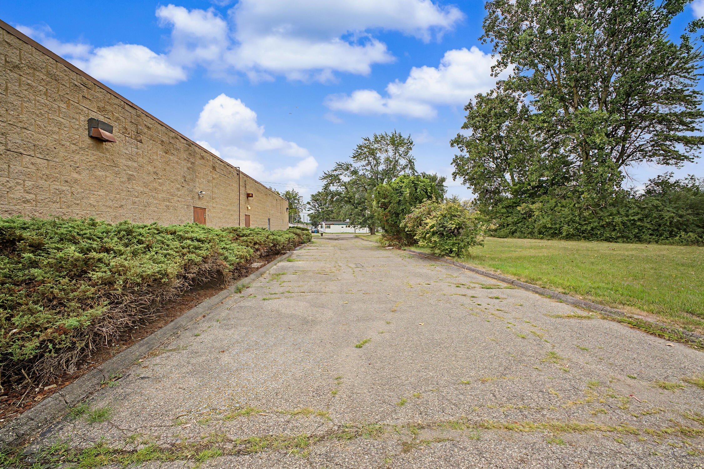 28550 Joy Road Property Photo 6