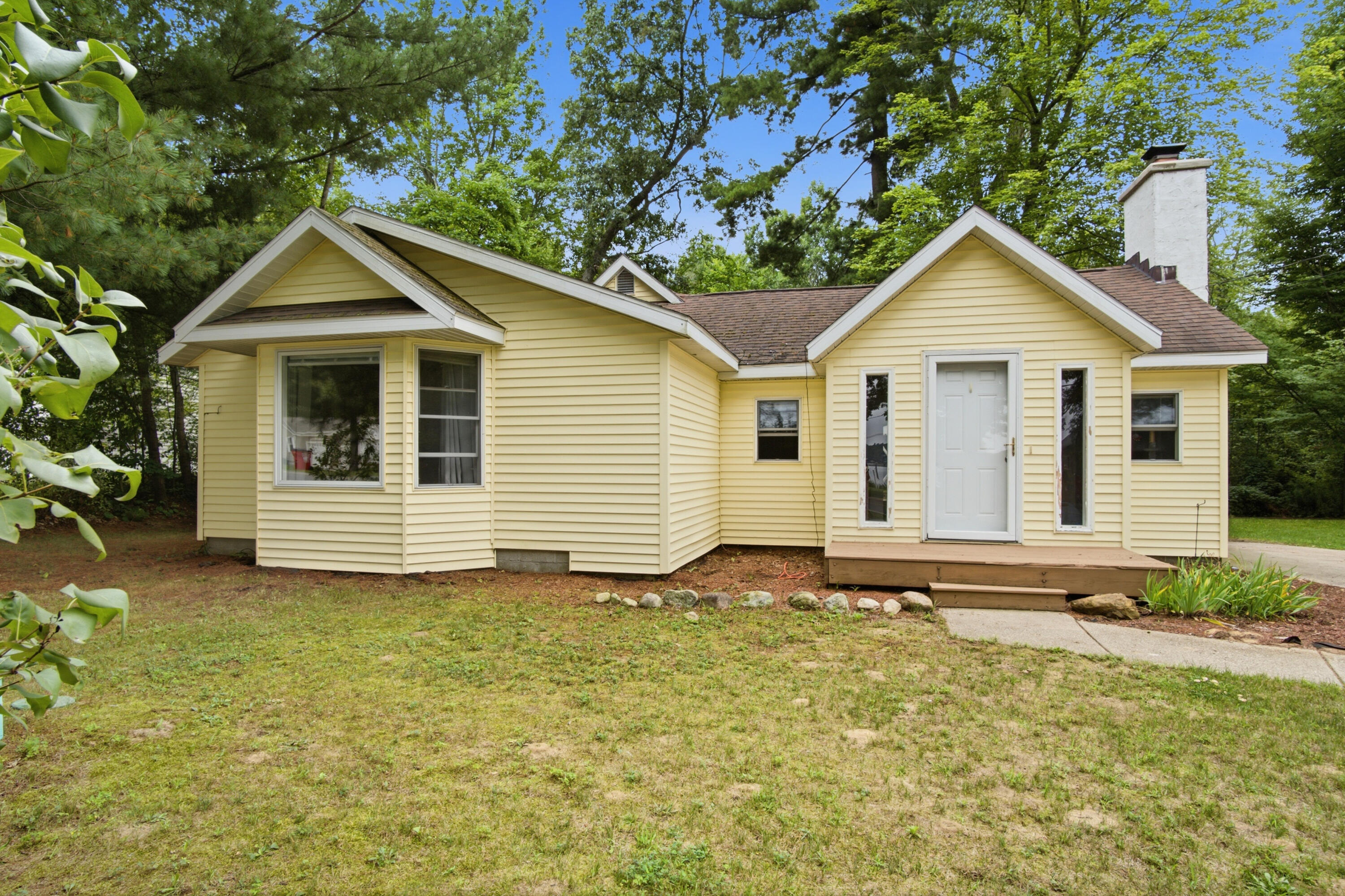 1508 E Hess Lake Drive Property Photo 1