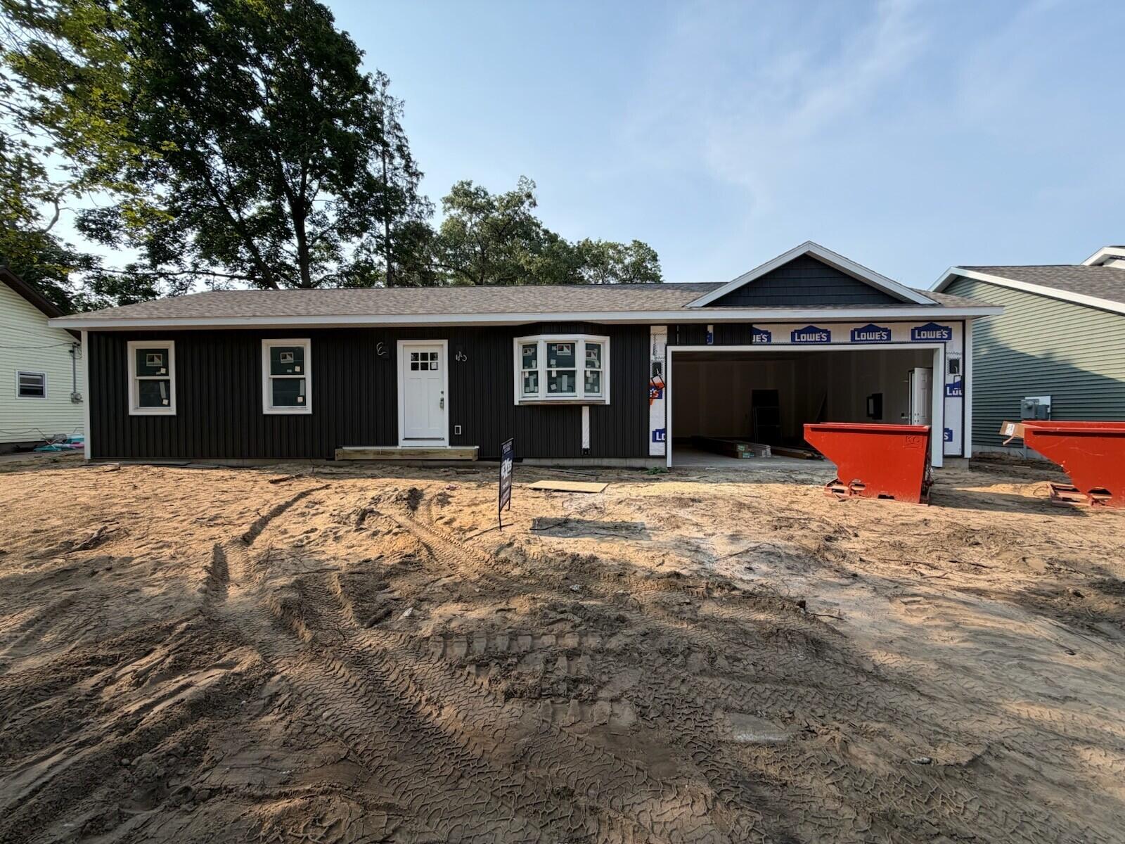 377 E Forest Avenue Property Photo 1