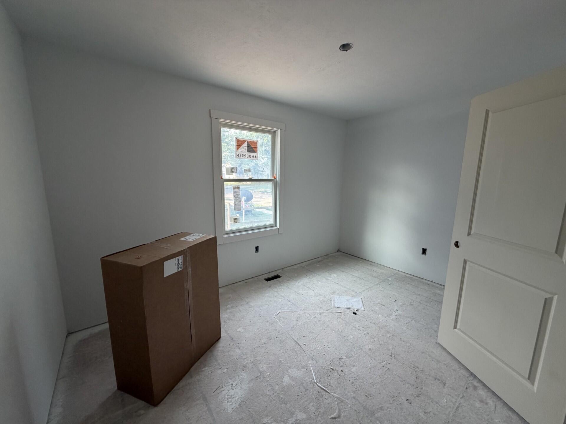 377 E Forest Avenue Property Photo 4