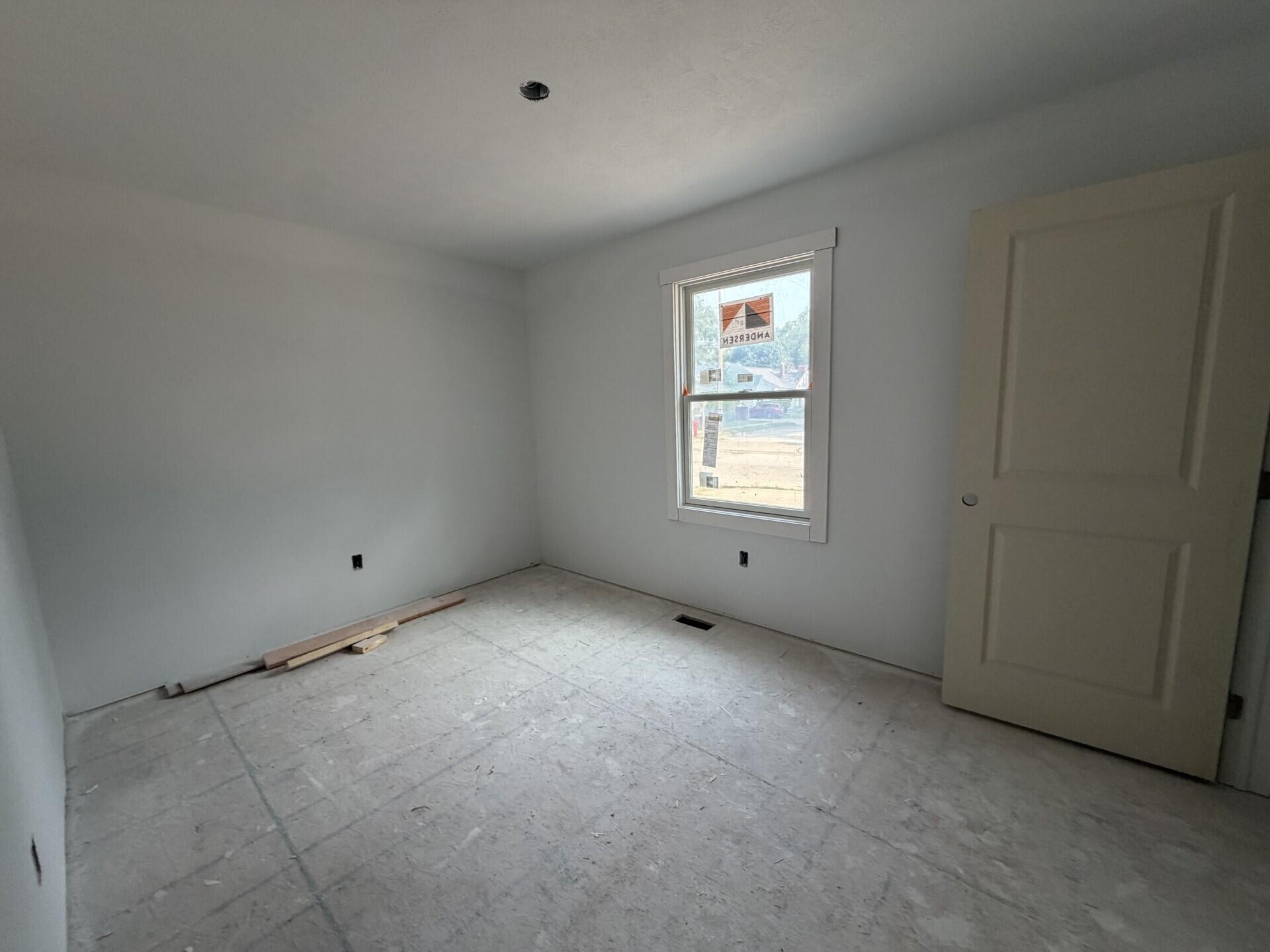 377 E Forest Avenue Property Photo 5