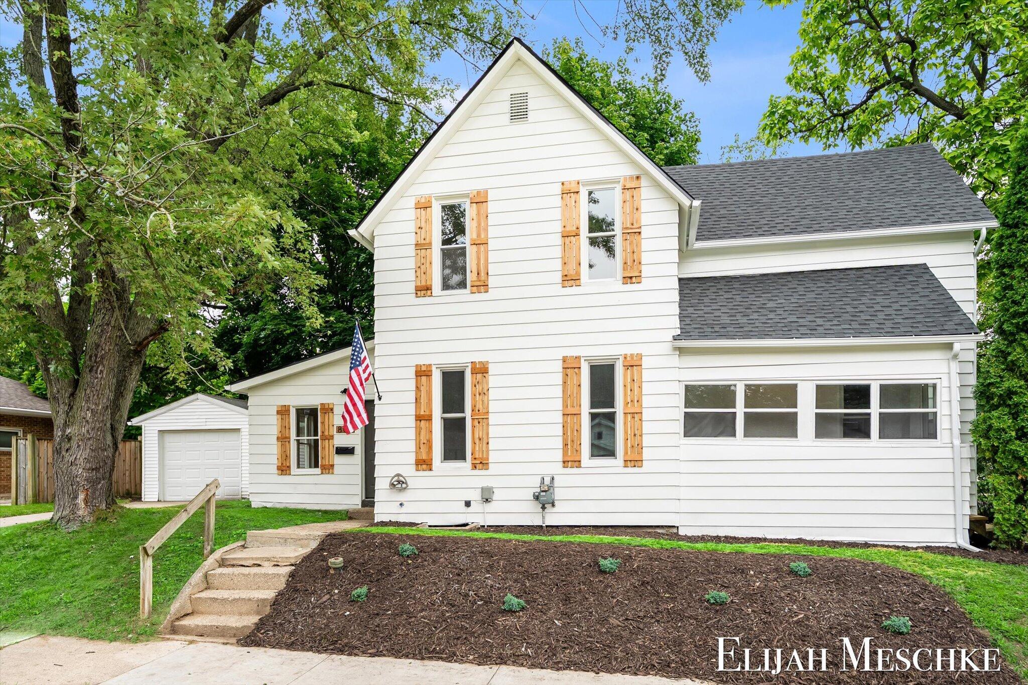 801 Coldbrook Street Ne Property Photo 4