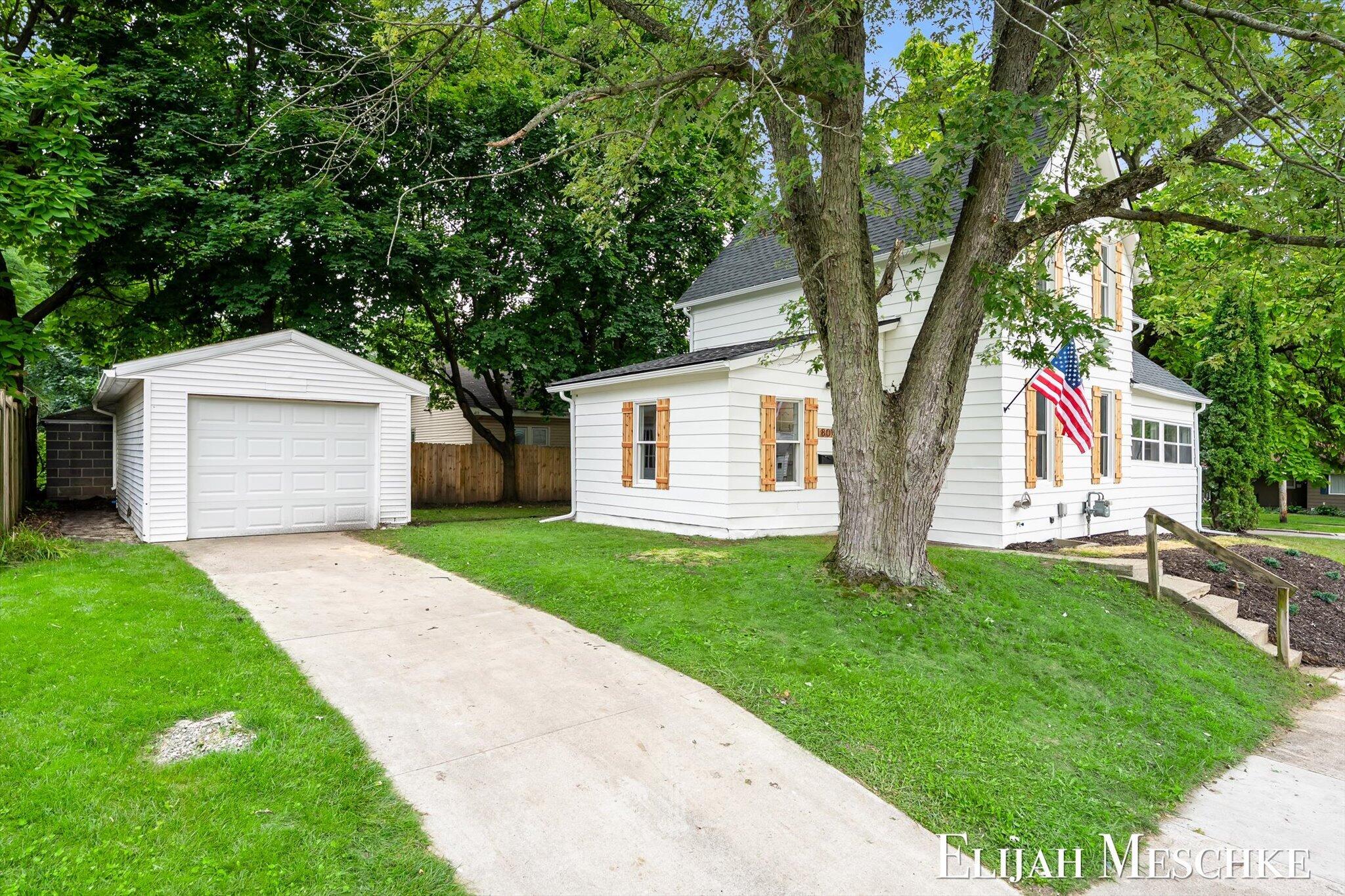801 Coldbrook Street Ne Property Photo 6