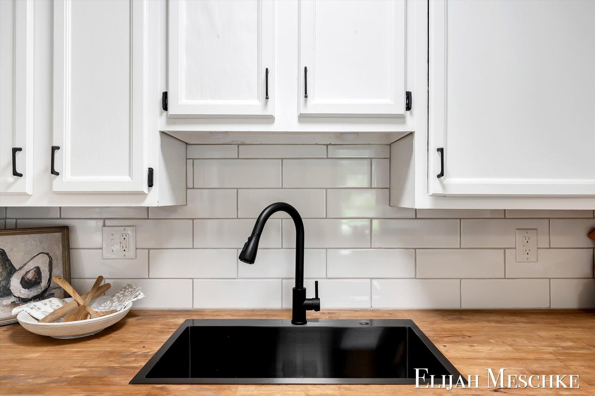 801 Coldbrook Street Ne Property Photo 10