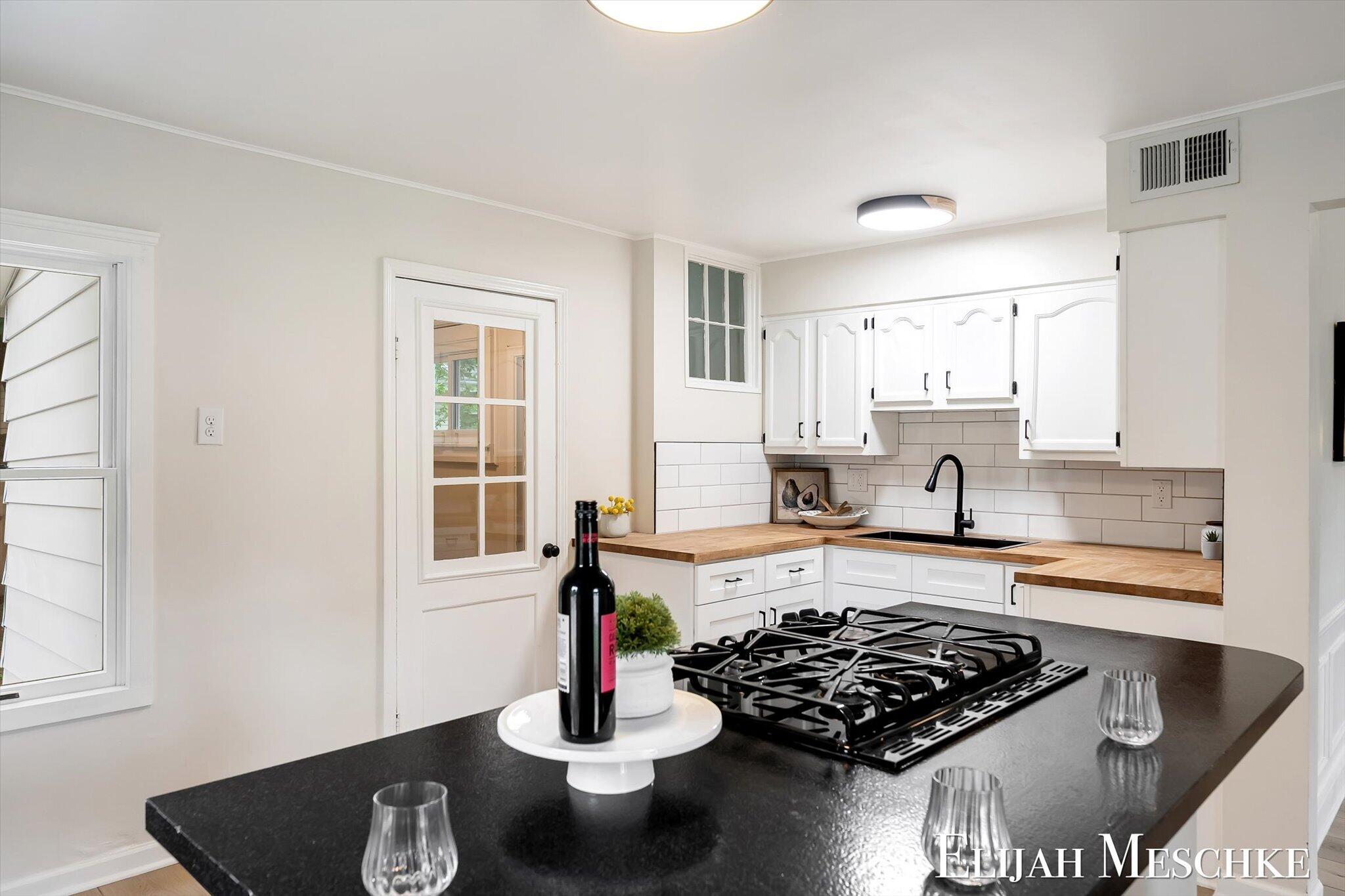 801 Coldbrook Street Ne Property Photo 13