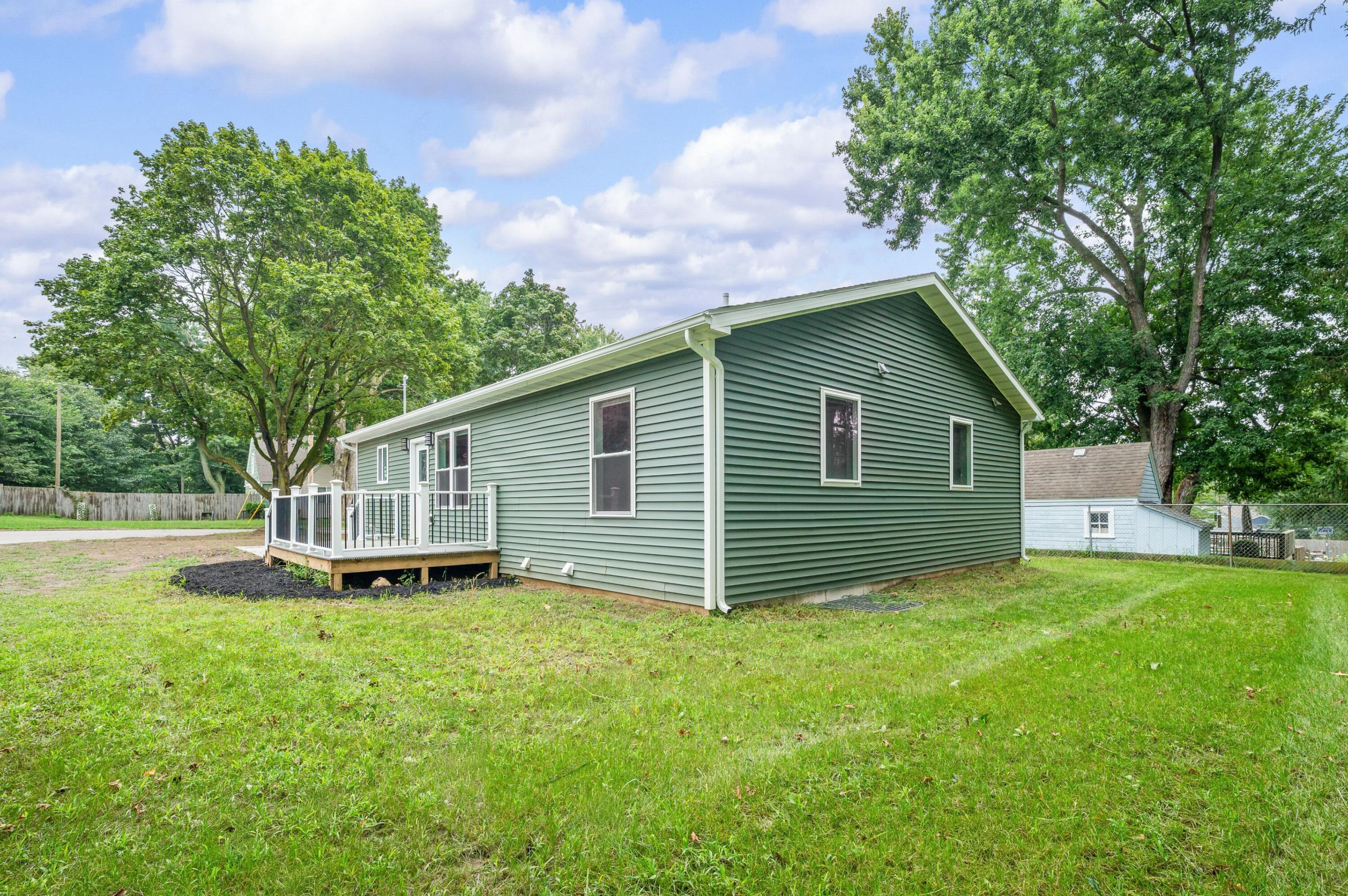 584 1st Court Property Photo 9