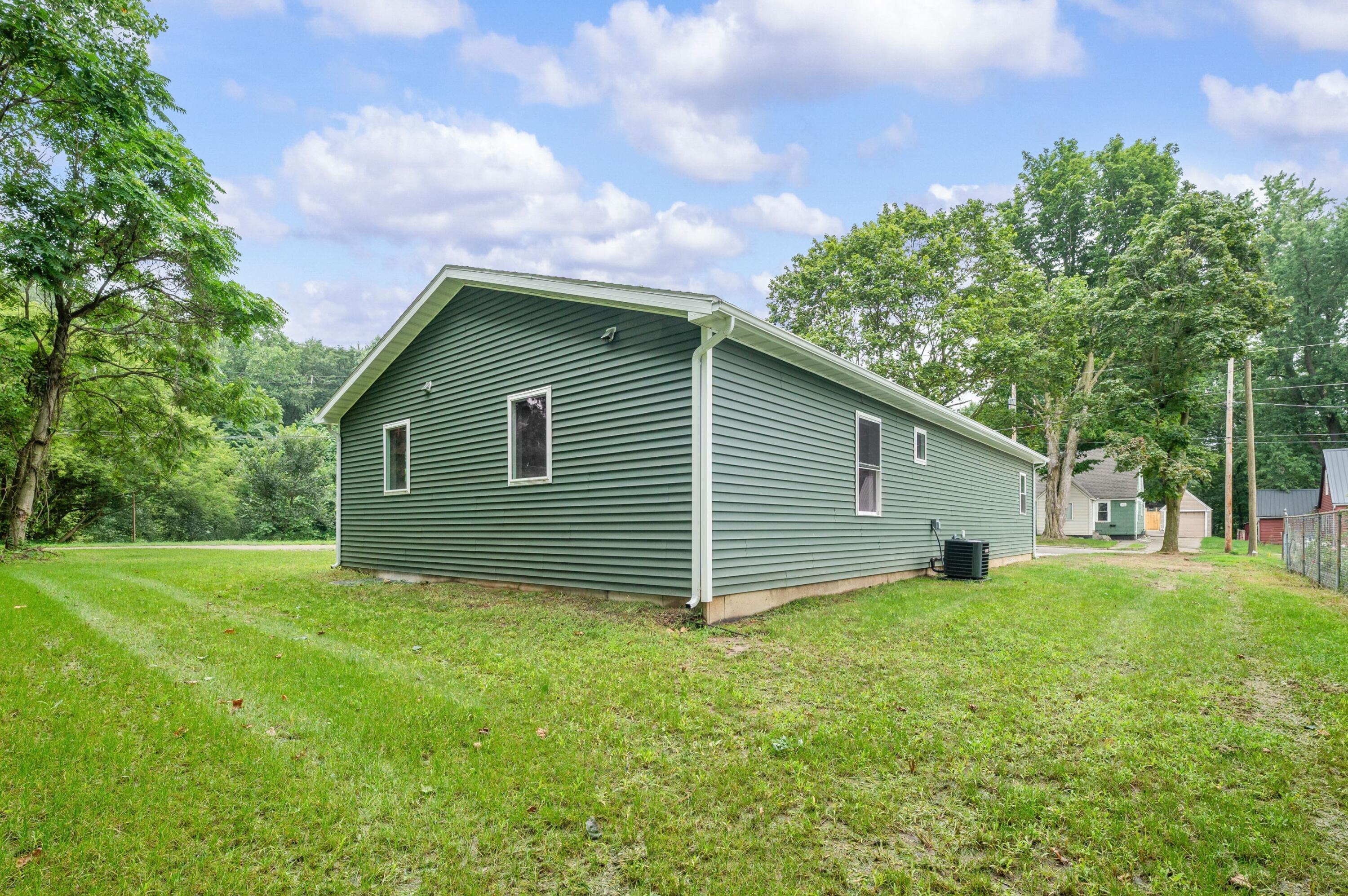 584 1st Court Property Photo 10
