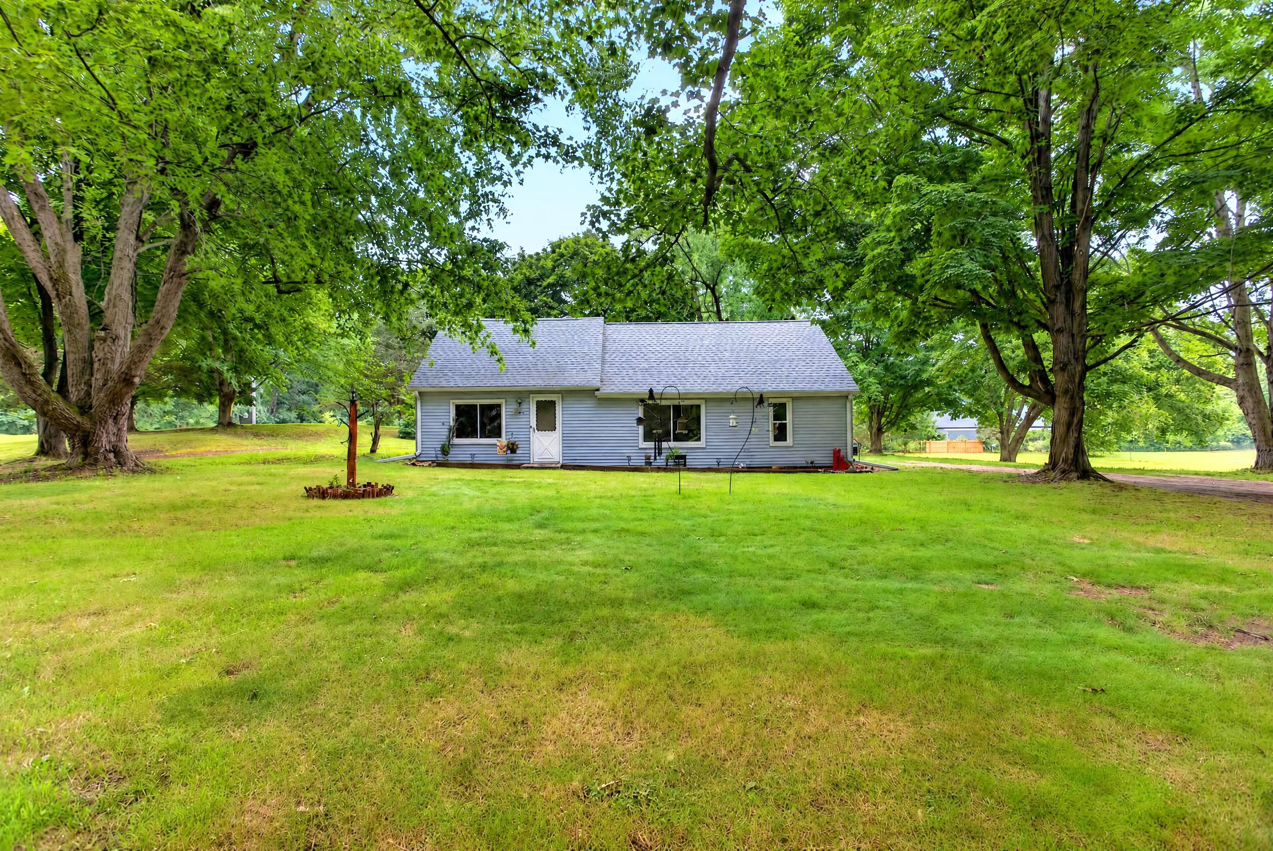 6496 Bowerman Road Property Photo 1