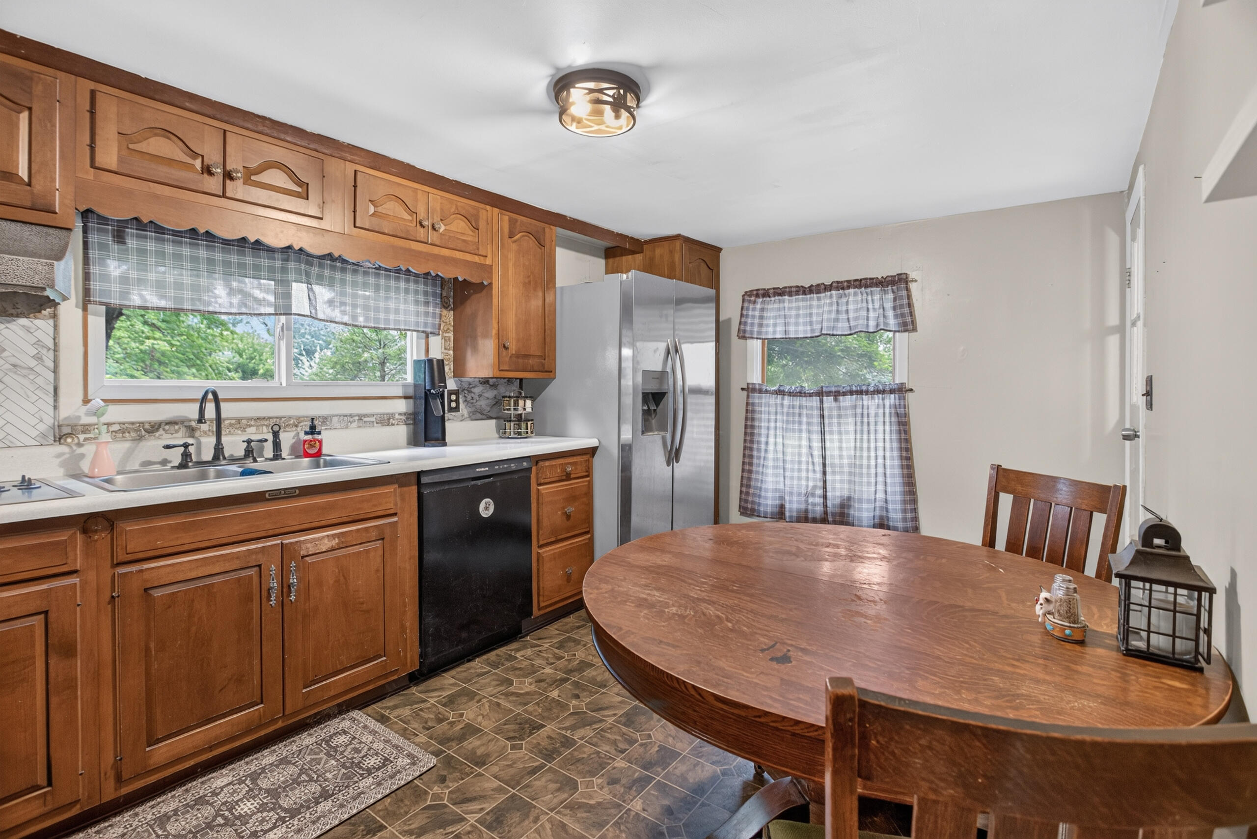6496 Bowerman Road Property Photo 2