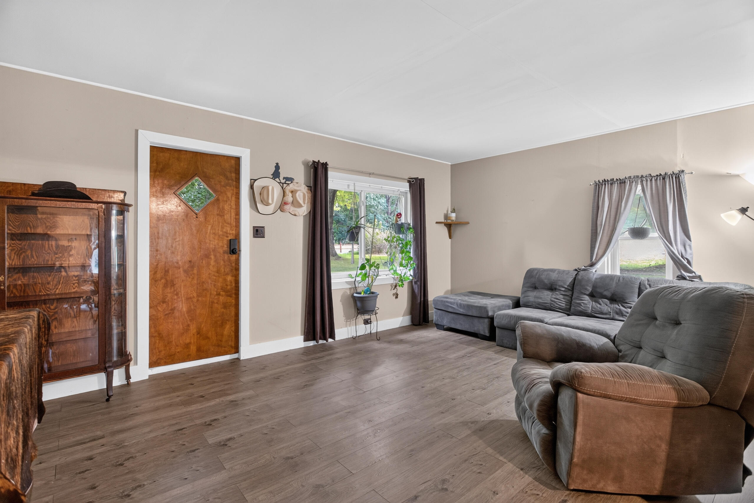 6496 Bowerman Road Property Photo 4