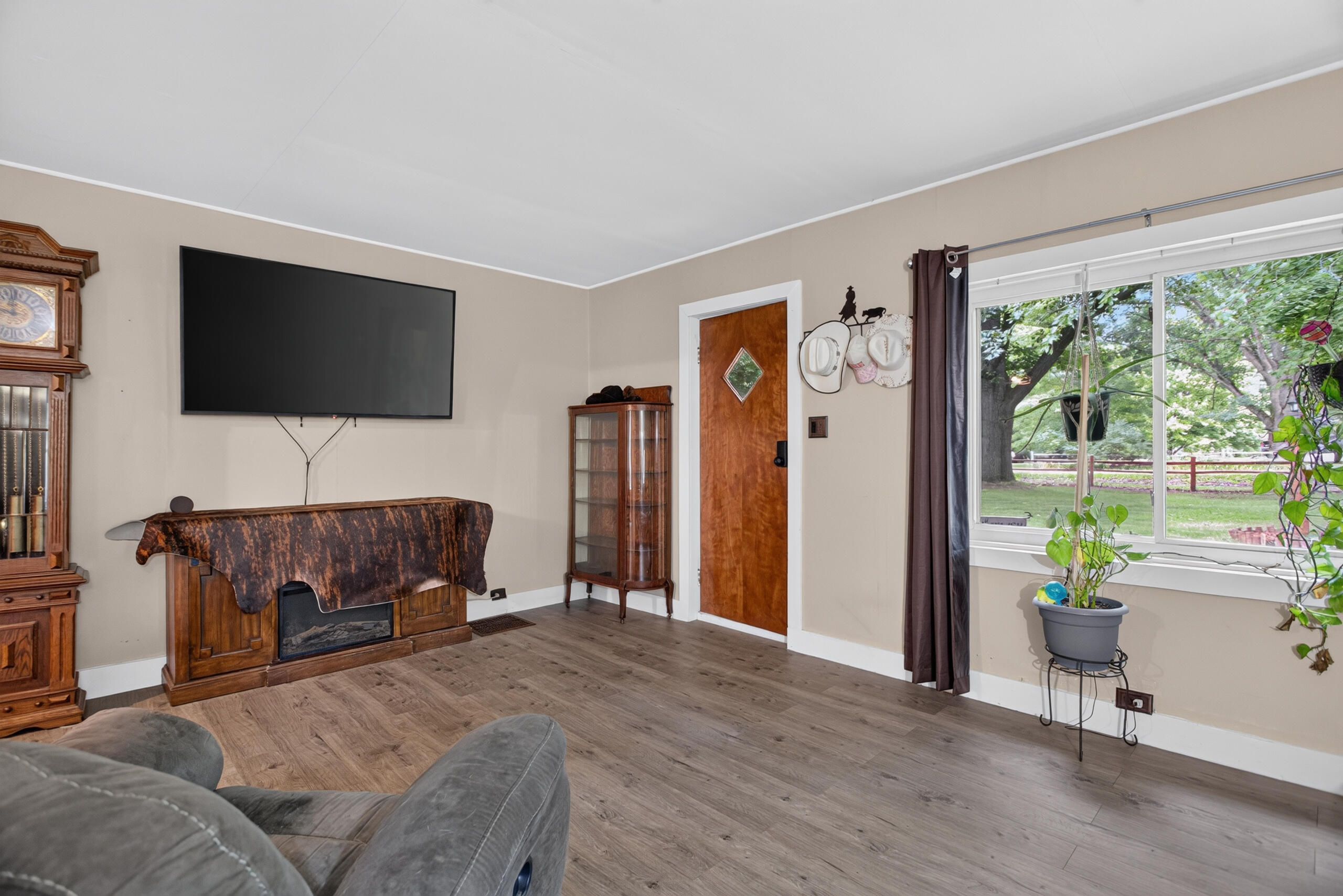 6496 Bowerman Road Property Photo 6