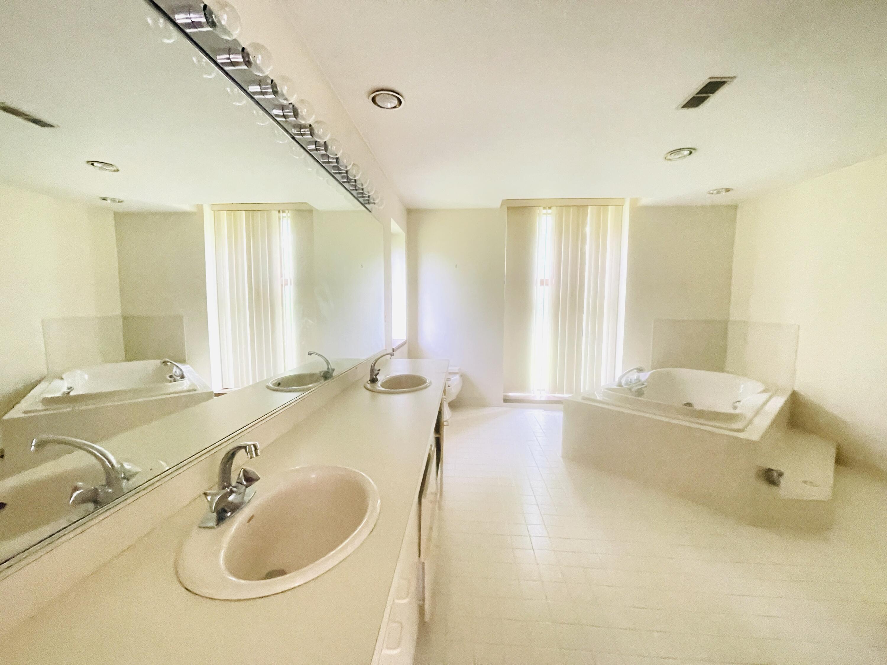 4635 S Jackson Road Property Photo 15