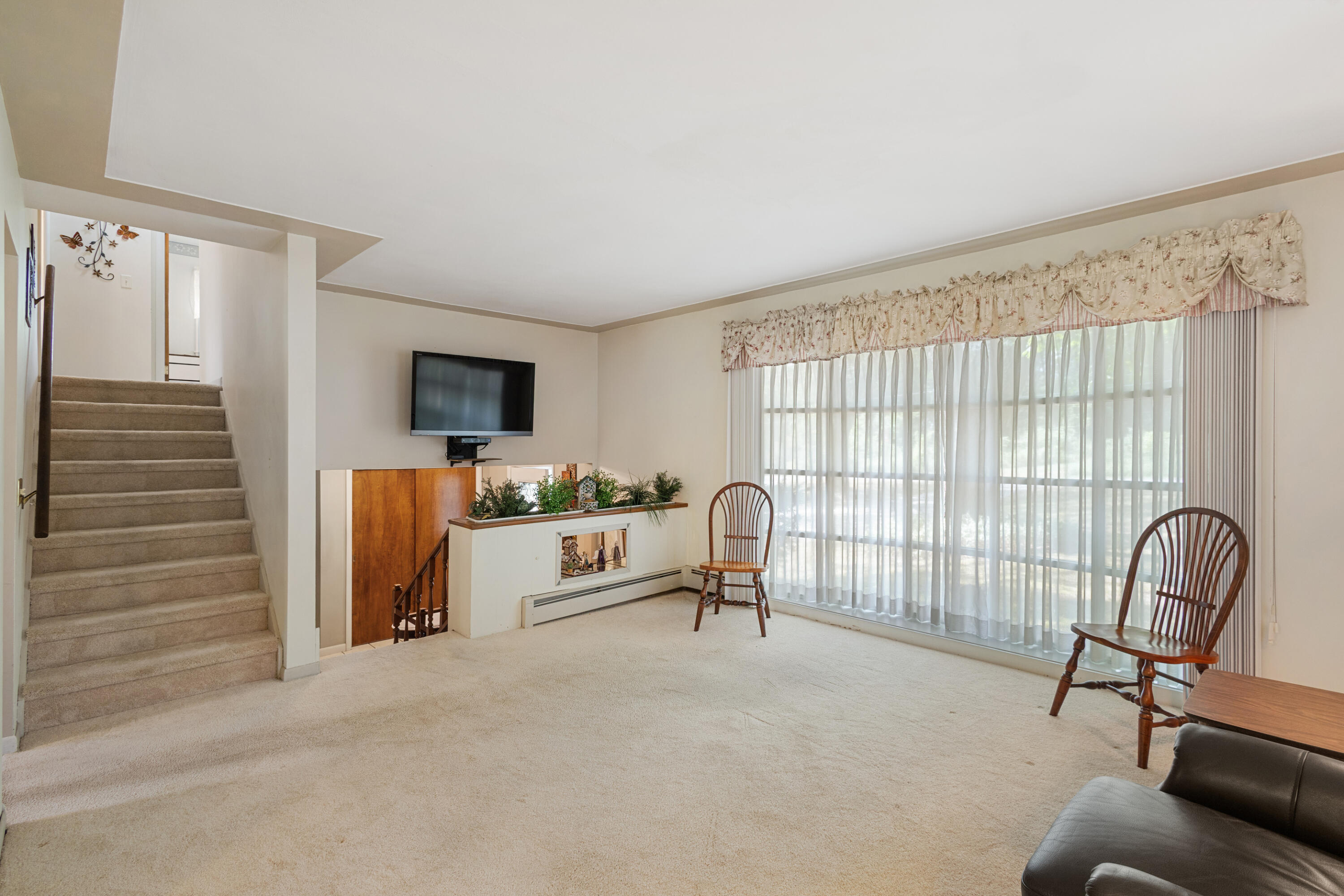 10426 Douglas Avenue Property Photo 8