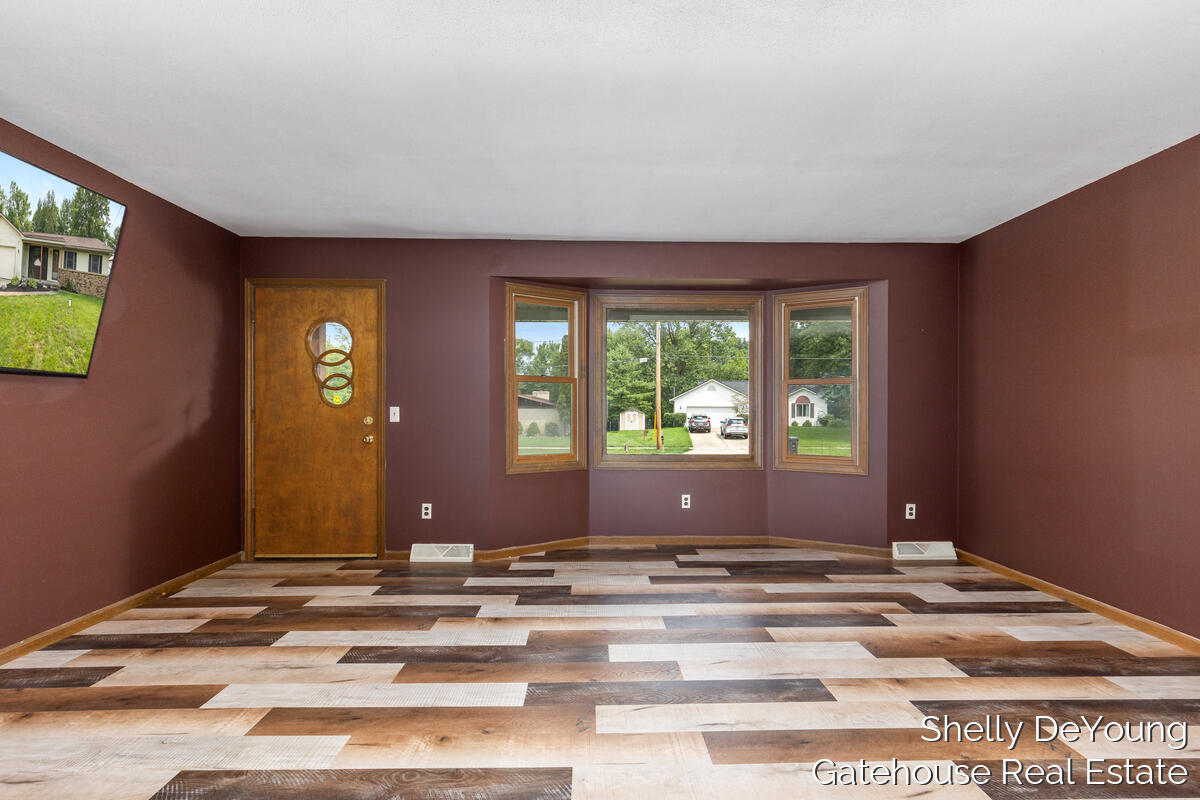 3078 Paris Park Drive Se Property Photo 3