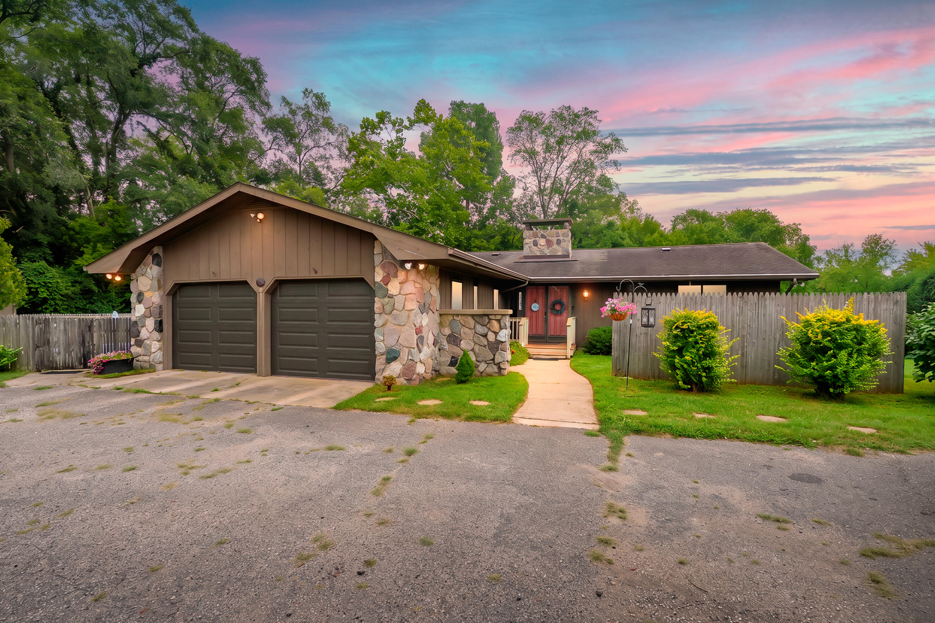 57131 Buckhorn Road Property Photo 1