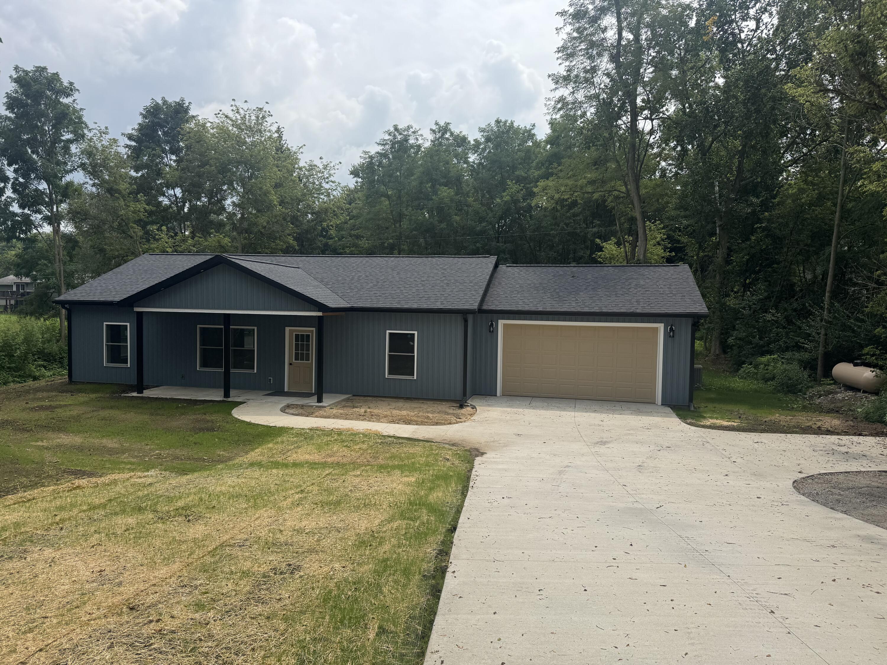 10833 Hoffman Road Property Photo 1