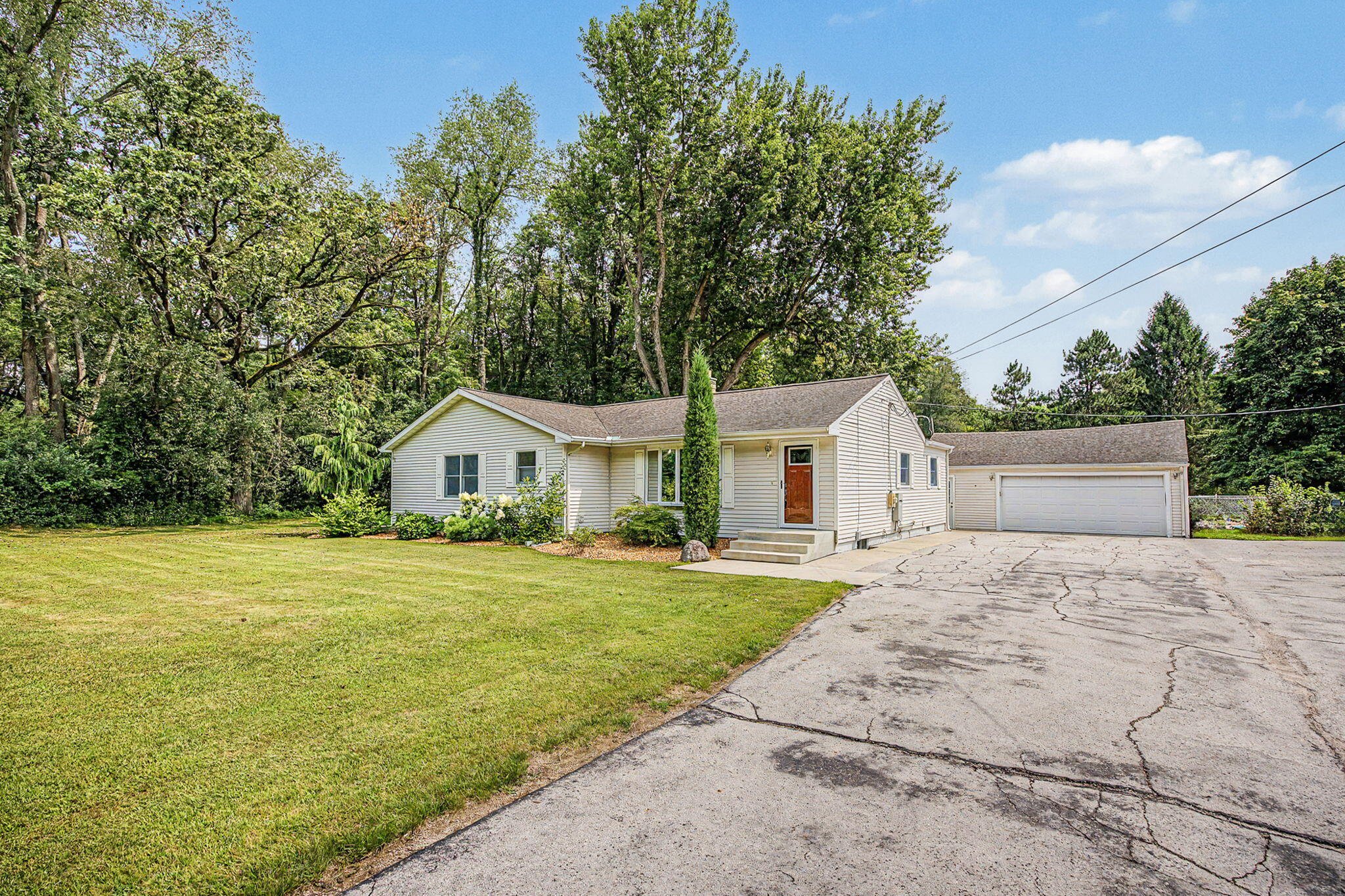 2511 Reynolds Road Property Photo 1