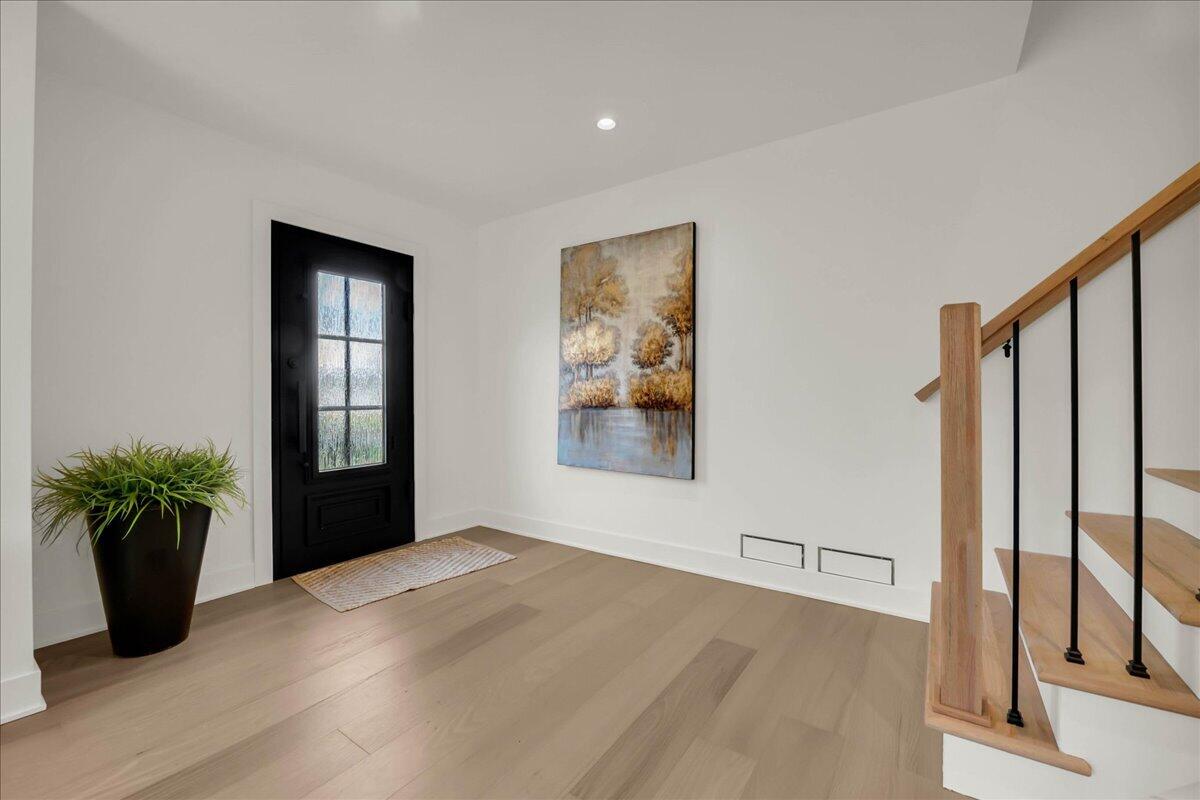 1323 Washington Boulevard Property Photo 3