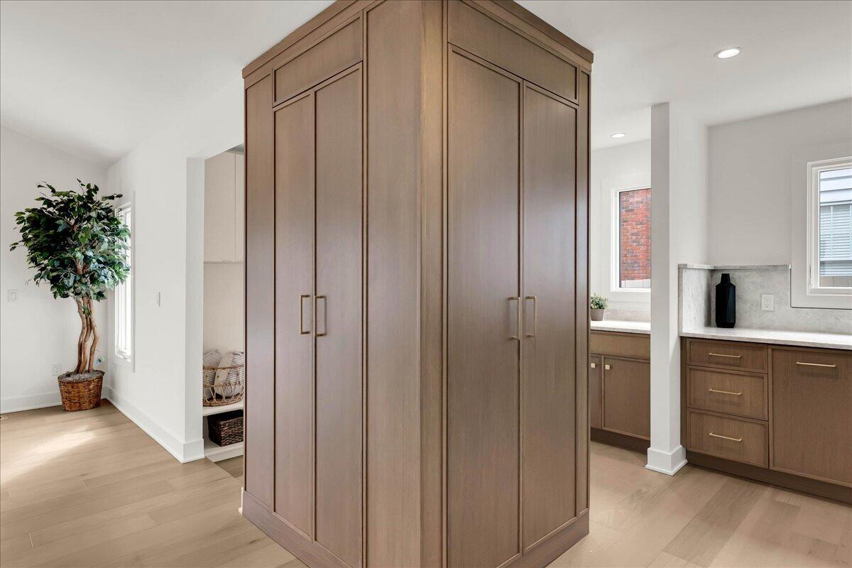 1323 Washington Boulevard Property Photo 10