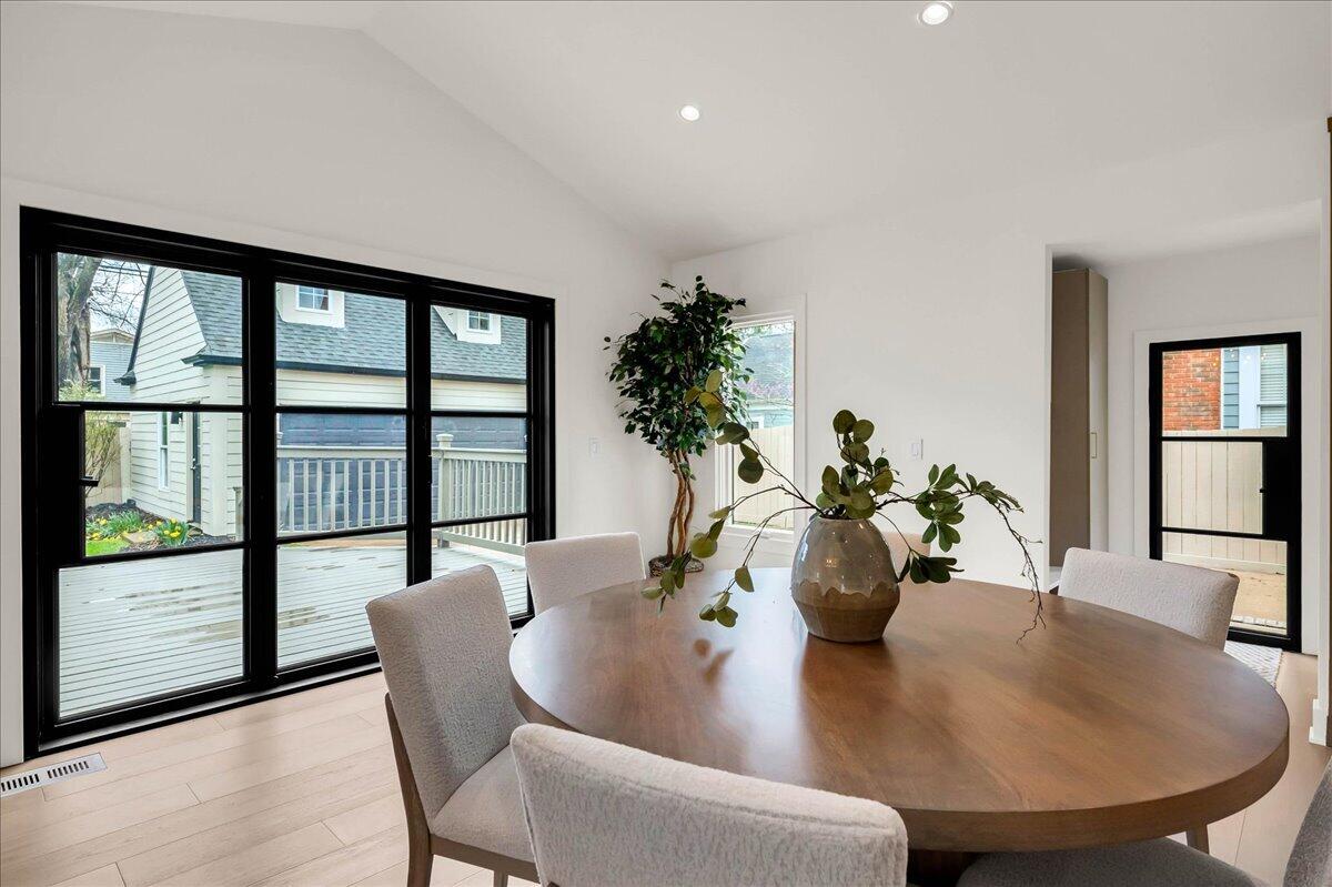1323 Washington Boulevard Property Photo 16