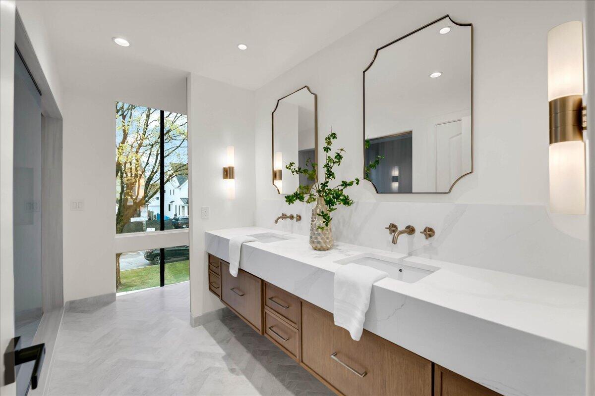 1323 Washington Boulevard Property Photo 32