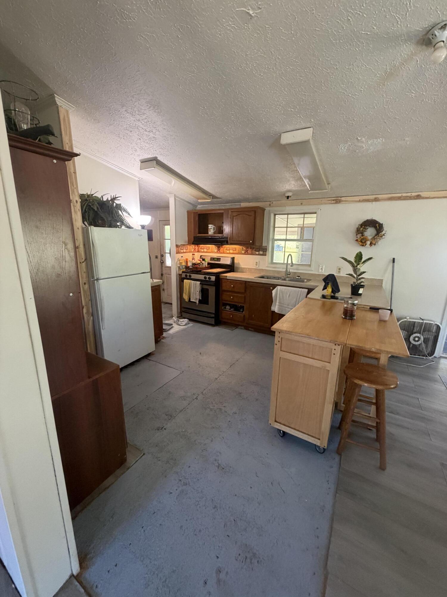 1887 E Fish Road Property Photo 24