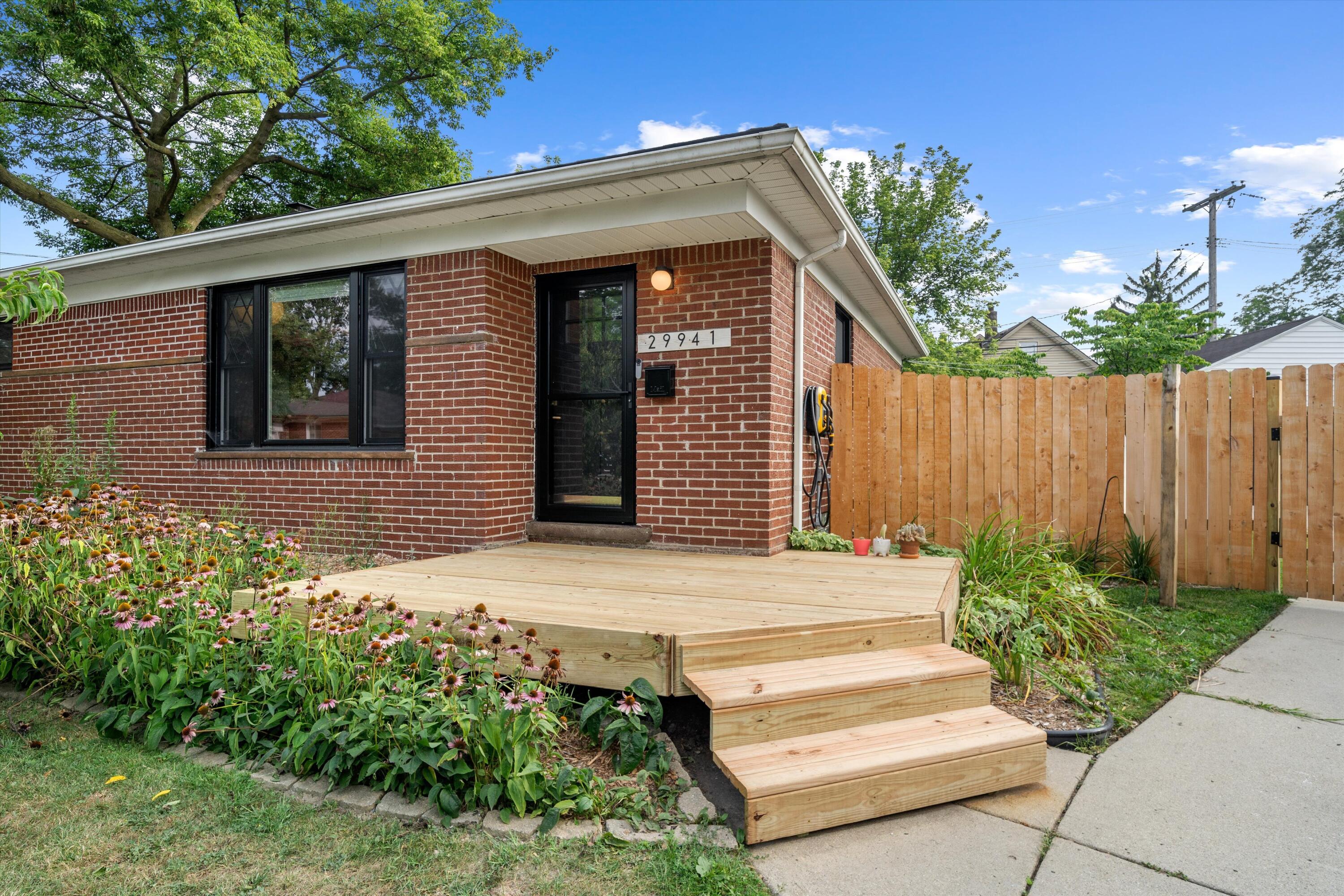 29941 Leona Court Property Photo 1