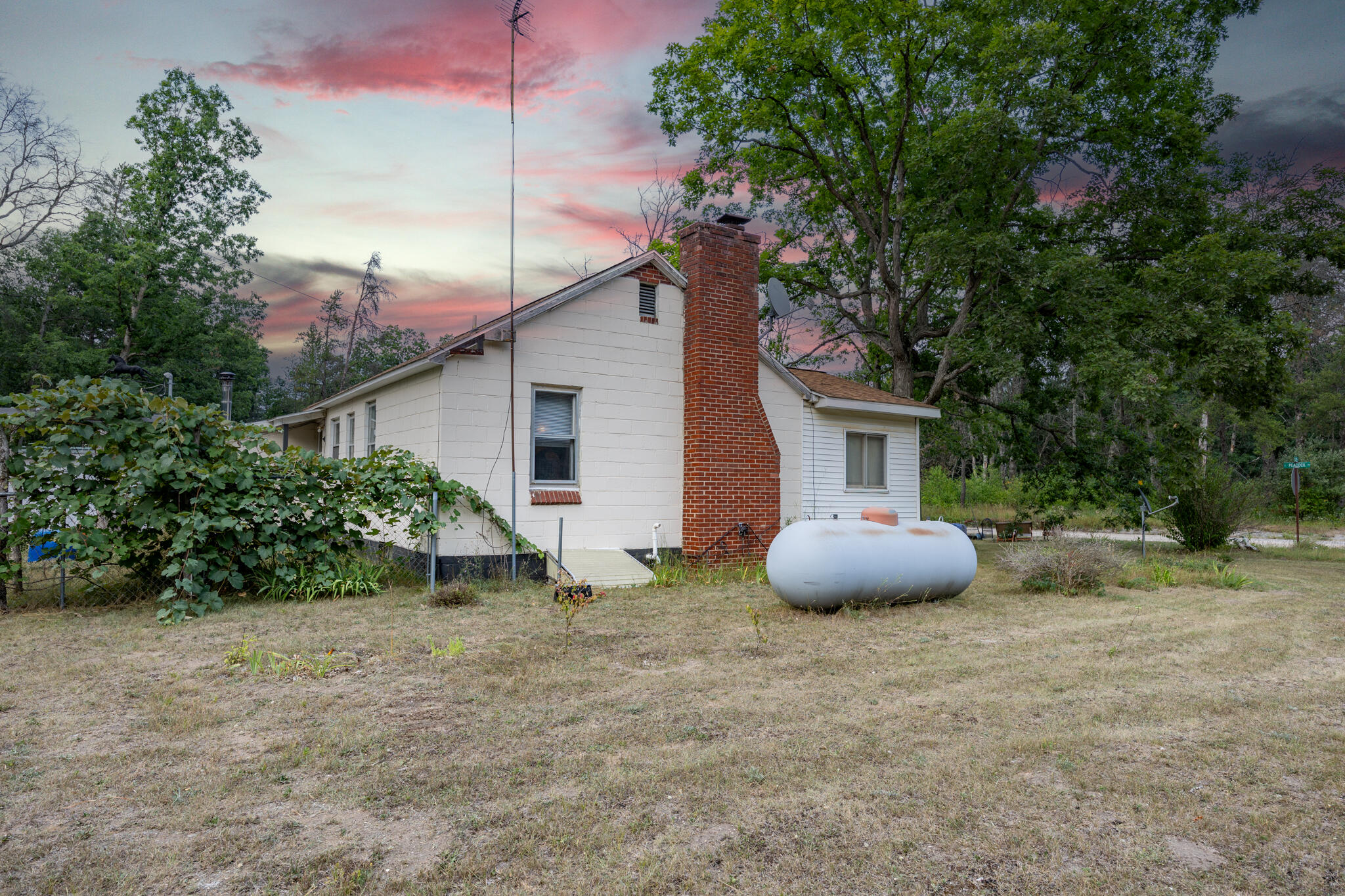 3985 S Peacock Trail Property Photo 2