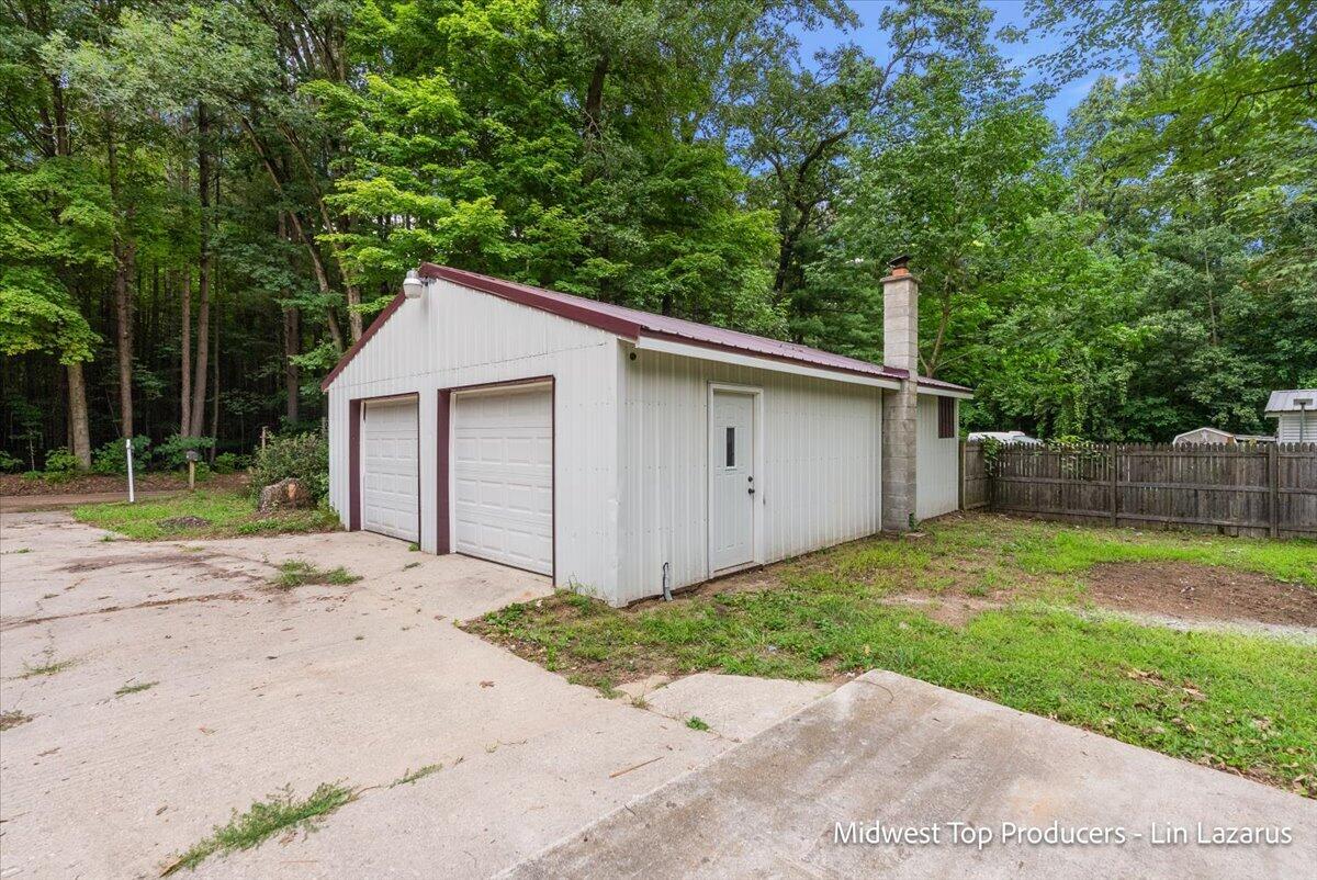 8270 Bradley Road Property Photo 9