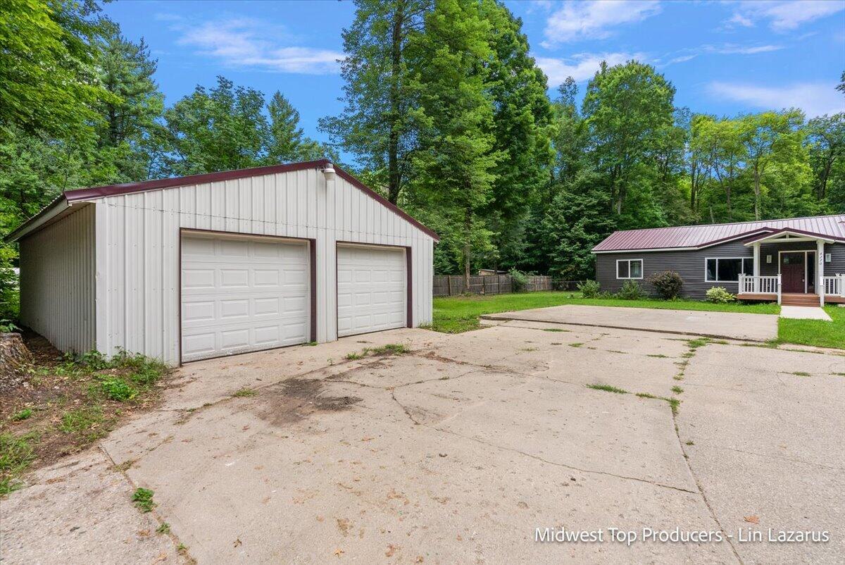 8270 Bradley Road Property Photo 10