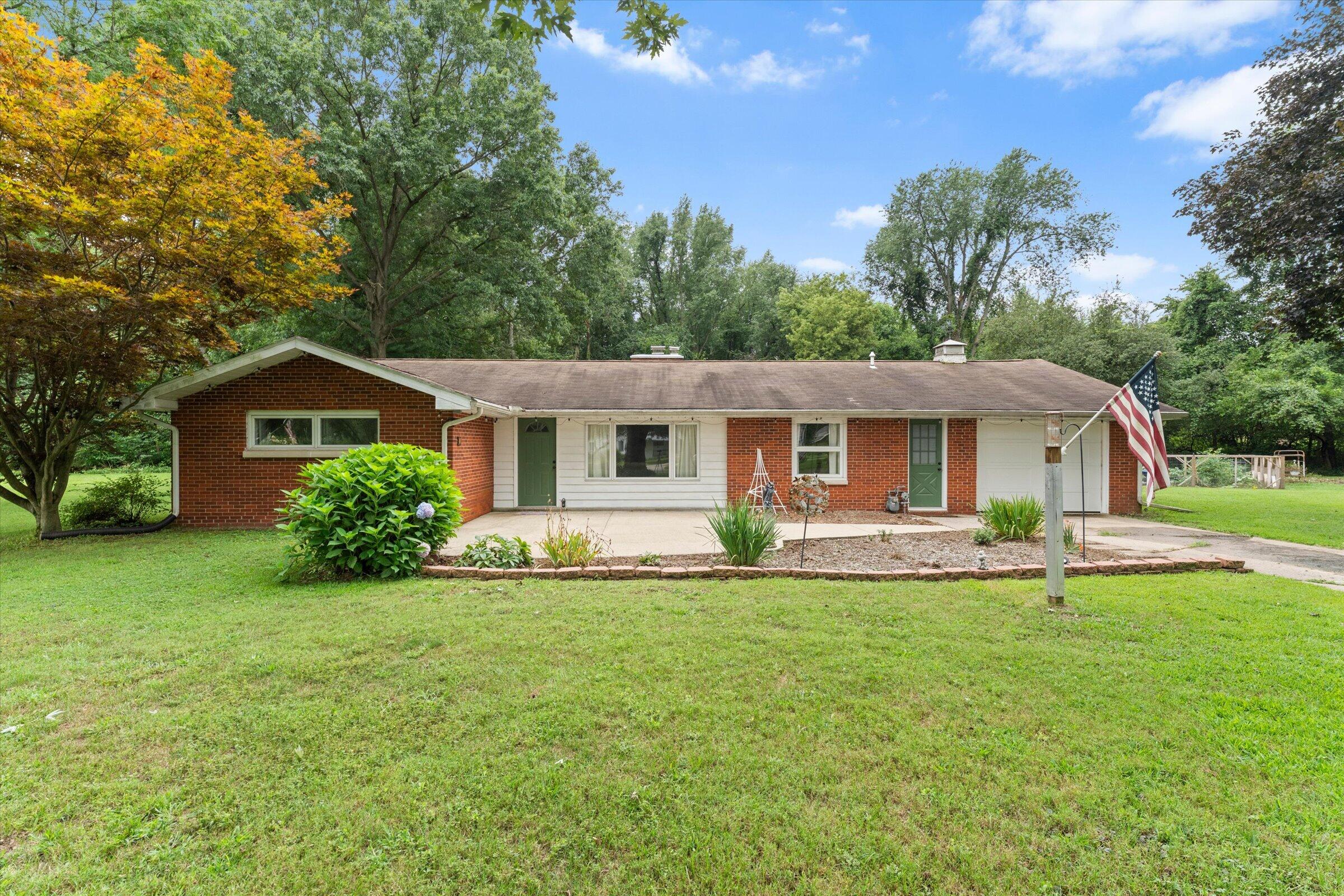 2264 Effie Lane Property Photo 1