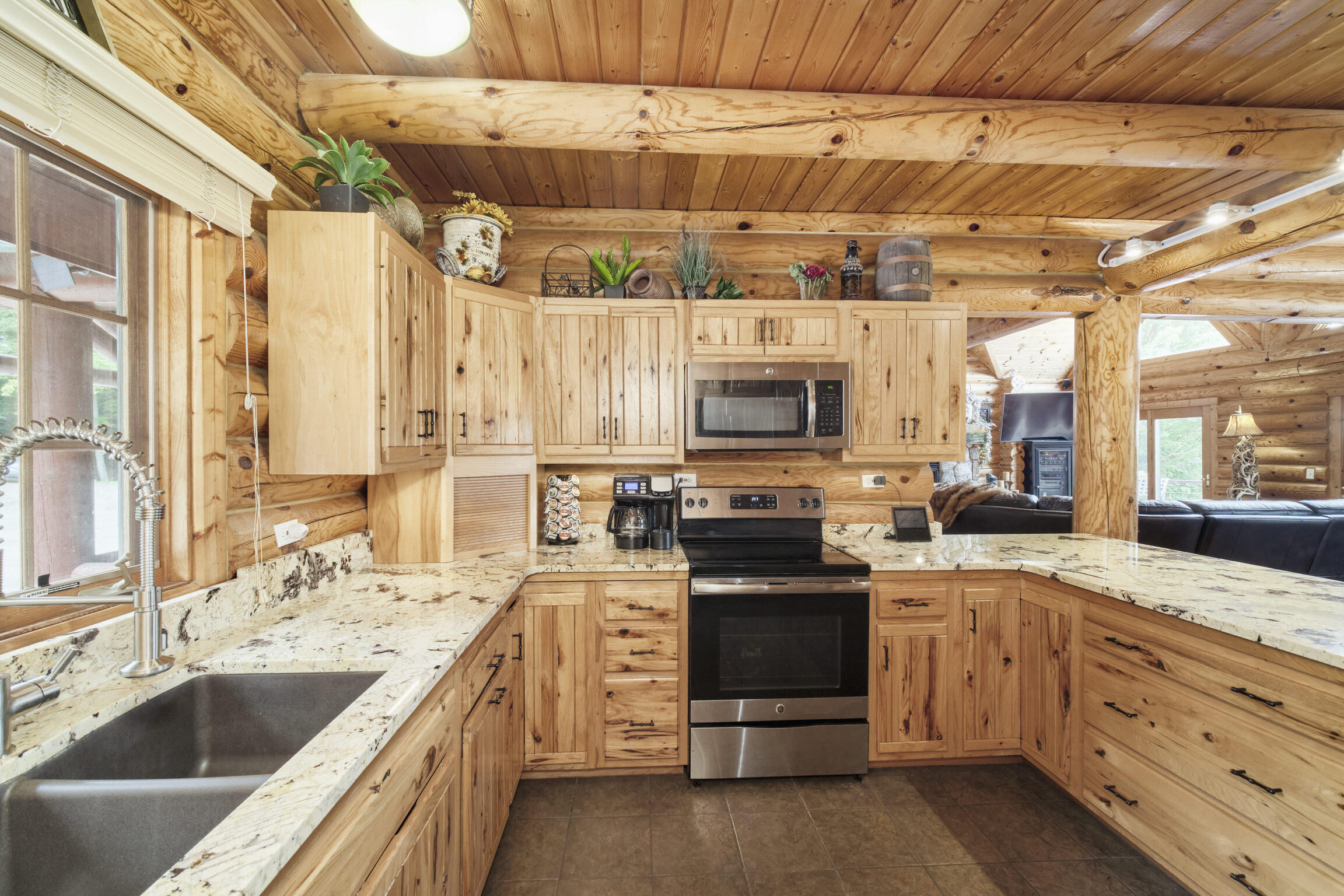 302 E Kott Road Property Photo 11