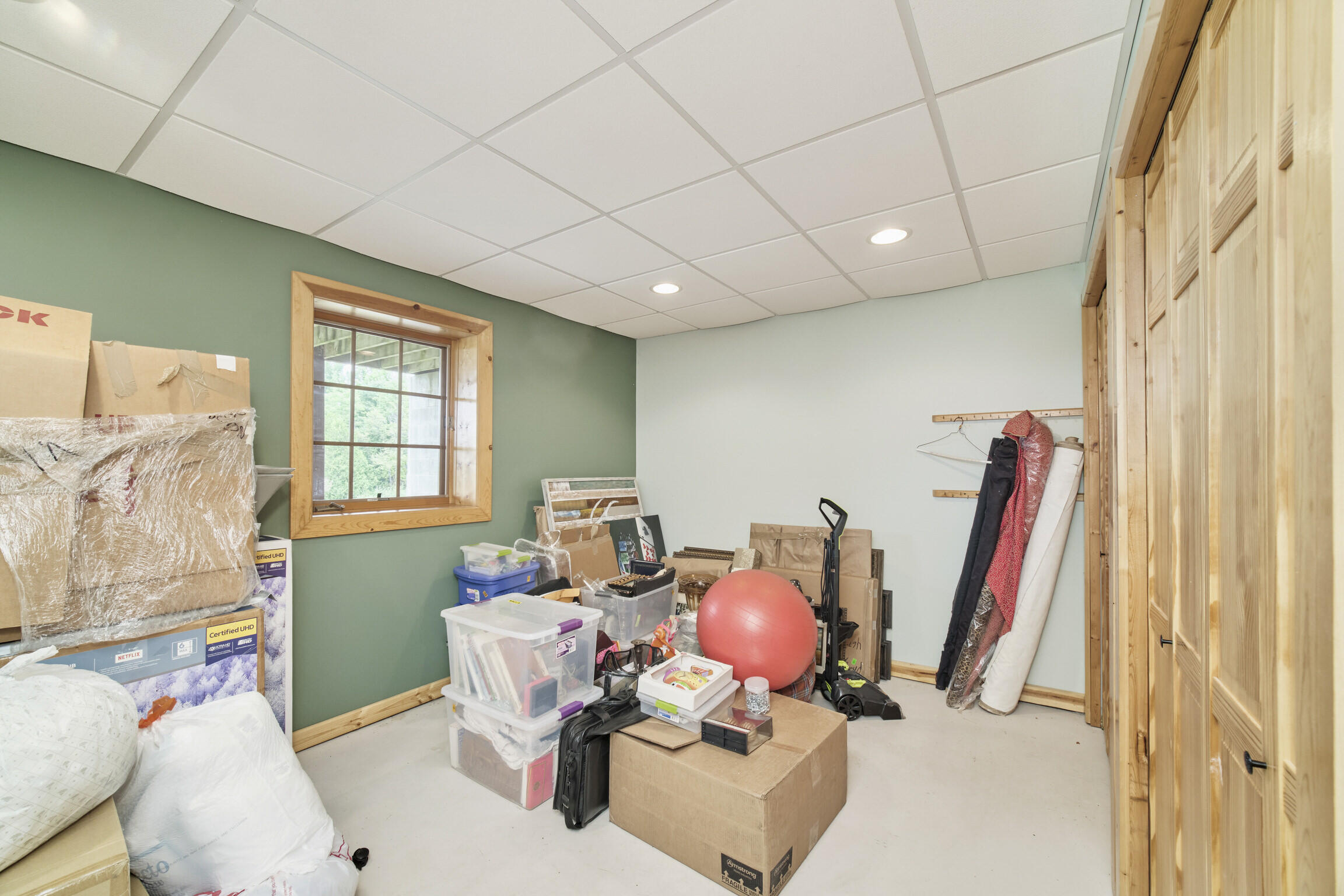 302 E Kott Road Property Photo 40