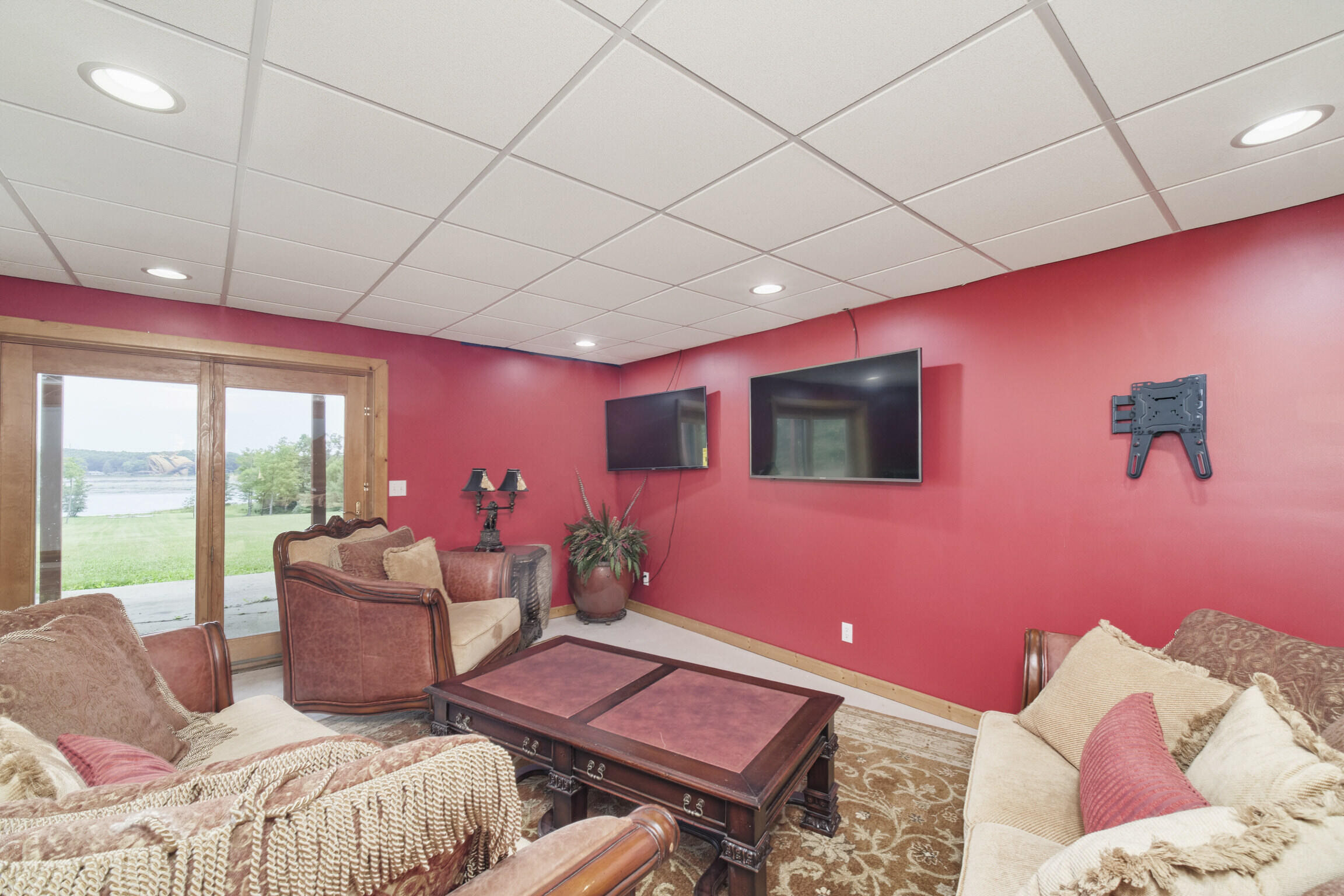 302 E Kott Road Property Photo 41